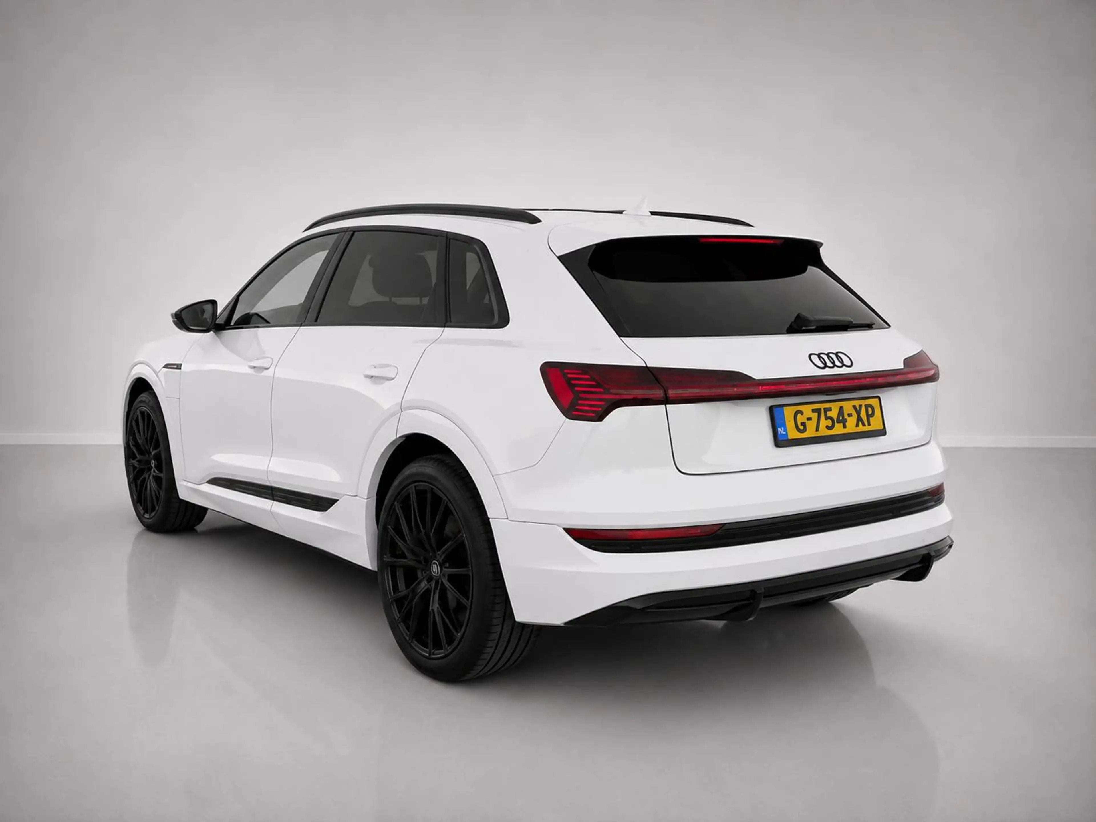Audi e-tron 50 quattro Launch edition Black 71 kWh| ACC|AppleC — photo 15