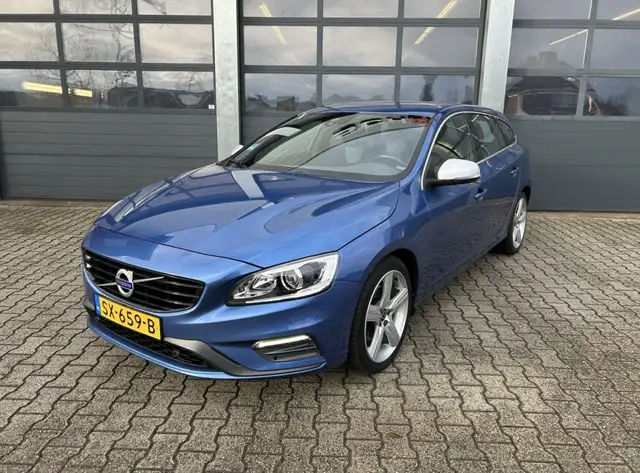 Volvo V60 2.0 T4 190pk Business Sport / R-Design
