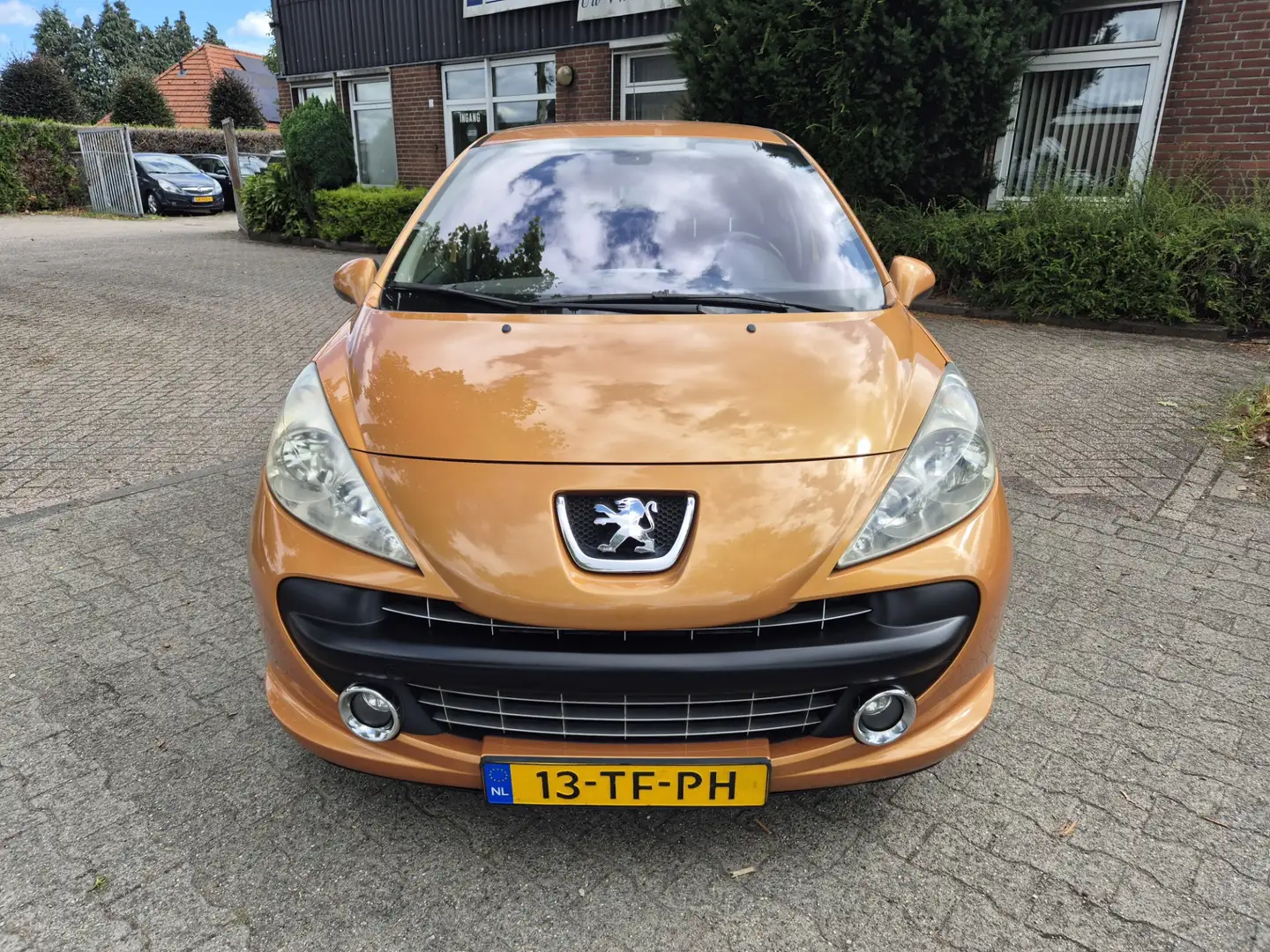 Peugeot 207 1.4-16V XS Pack, airco,cruisecontrol,trekhaak, Oranje - 2