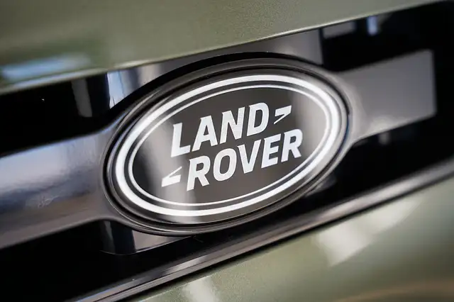 Land Rover Defender 110 D200 AWD X-Dynamic SE Aut. Ansicht 5