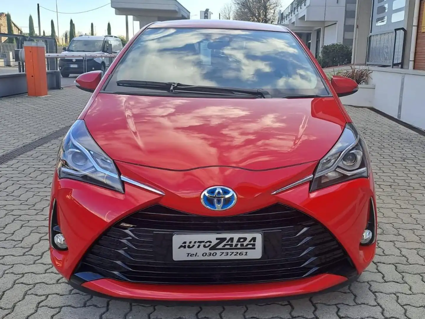 Toyota Yaris Yaris III 2017 5p 1.5h Business Rosso - 1