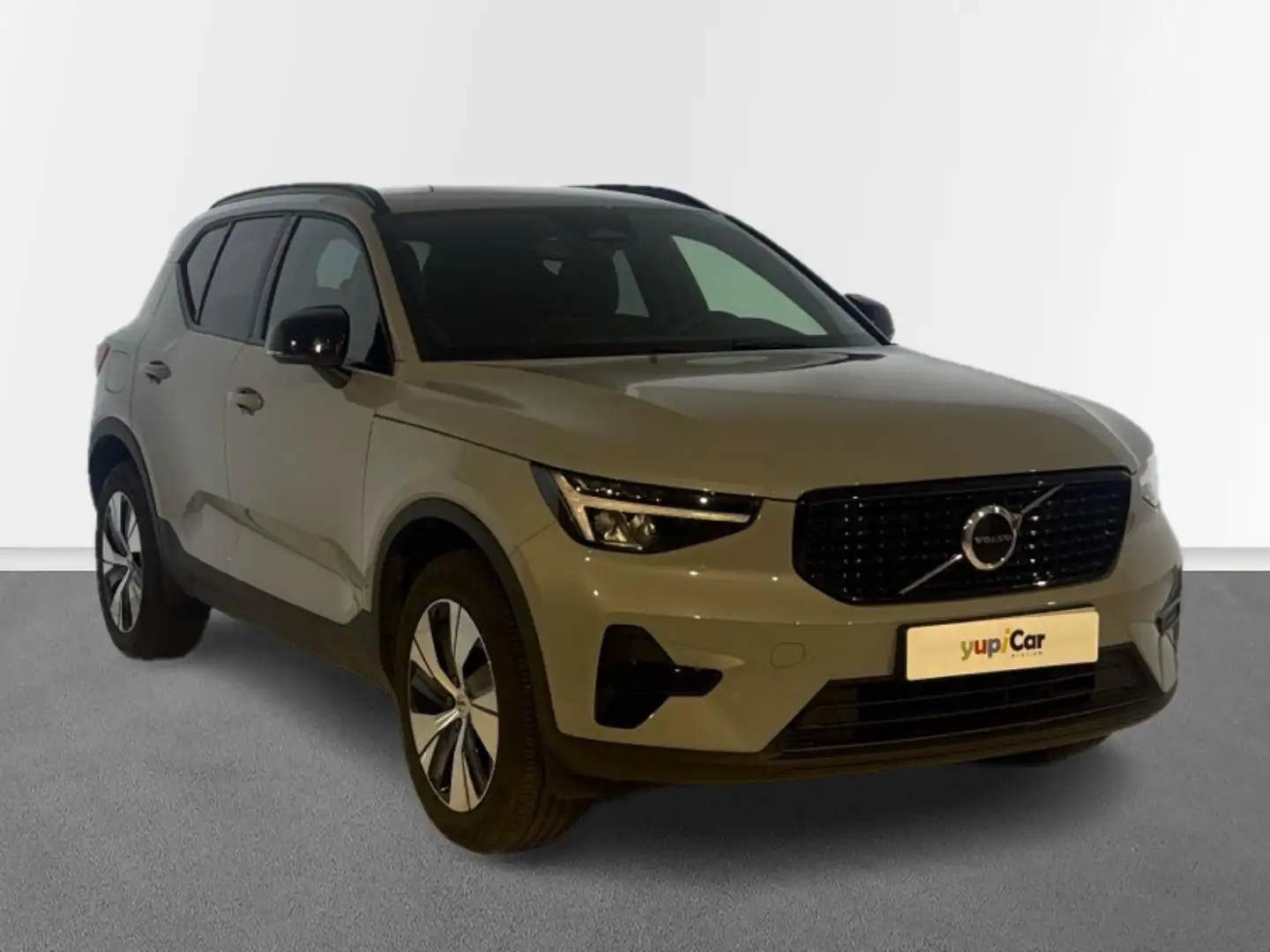 Volvo XC40 2.0 B3 G Plus Dark Auto Grigio - 1
