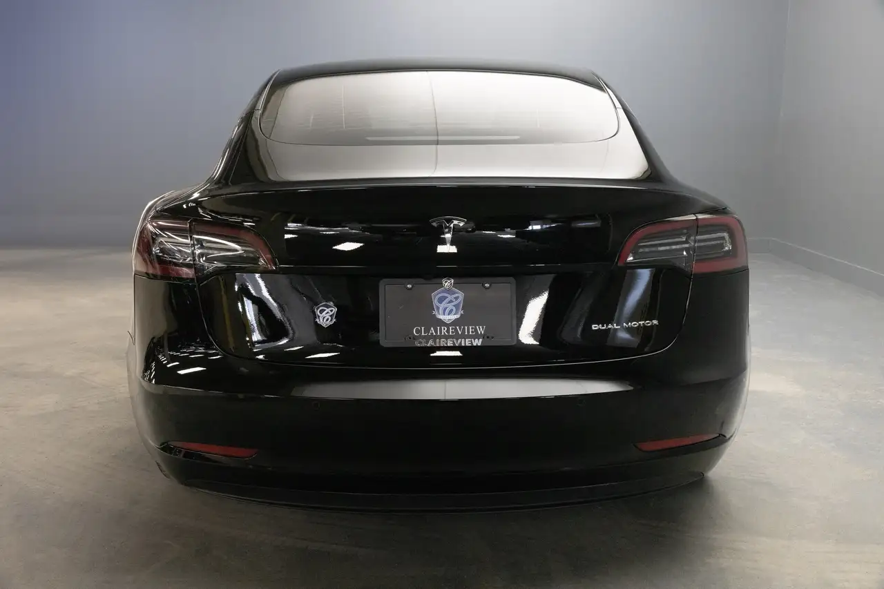 Tesla Model 3 fotografie Tesla Model 3