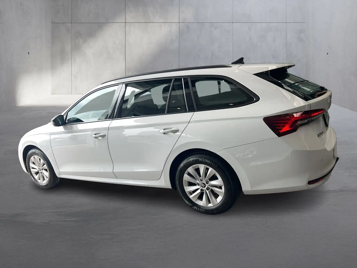 Skoda Octavia Selection TSI mHEV DSG Weiß - 2