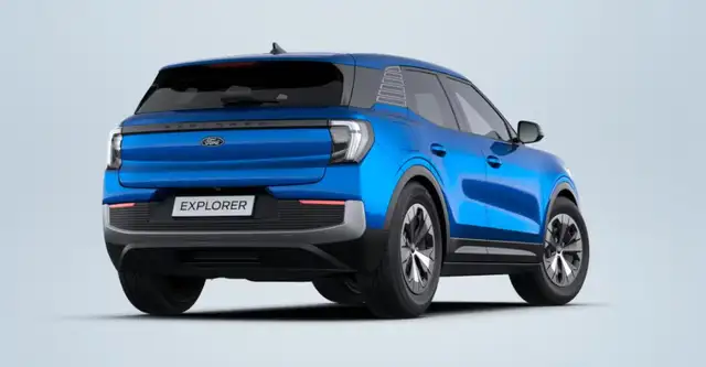Ford Explorer view 3