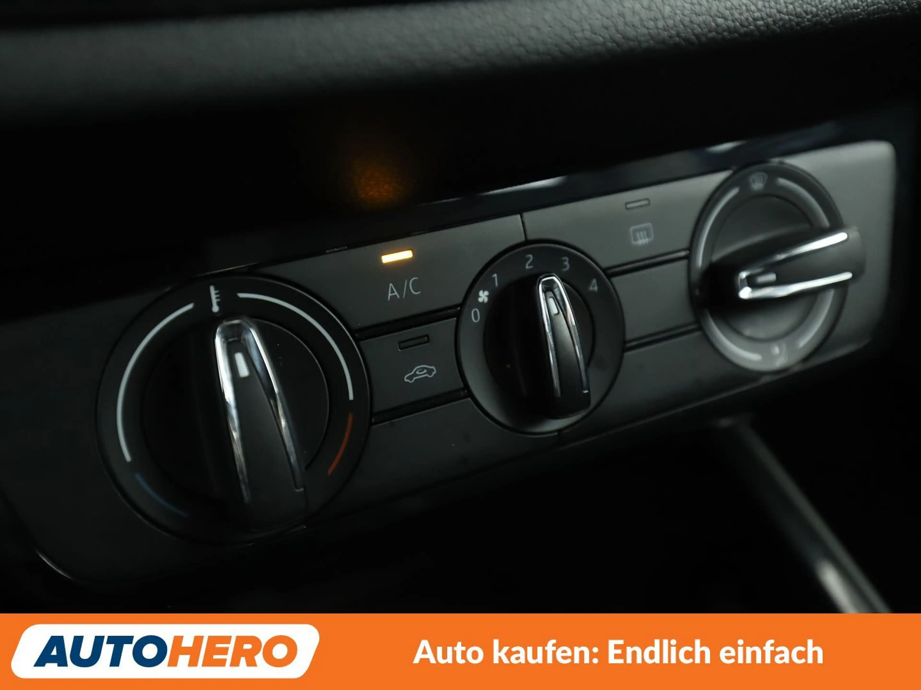 Skoda Fabia 1.0 MPI Essence — photo 22