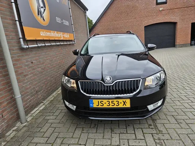 Skoda Octavia view 2