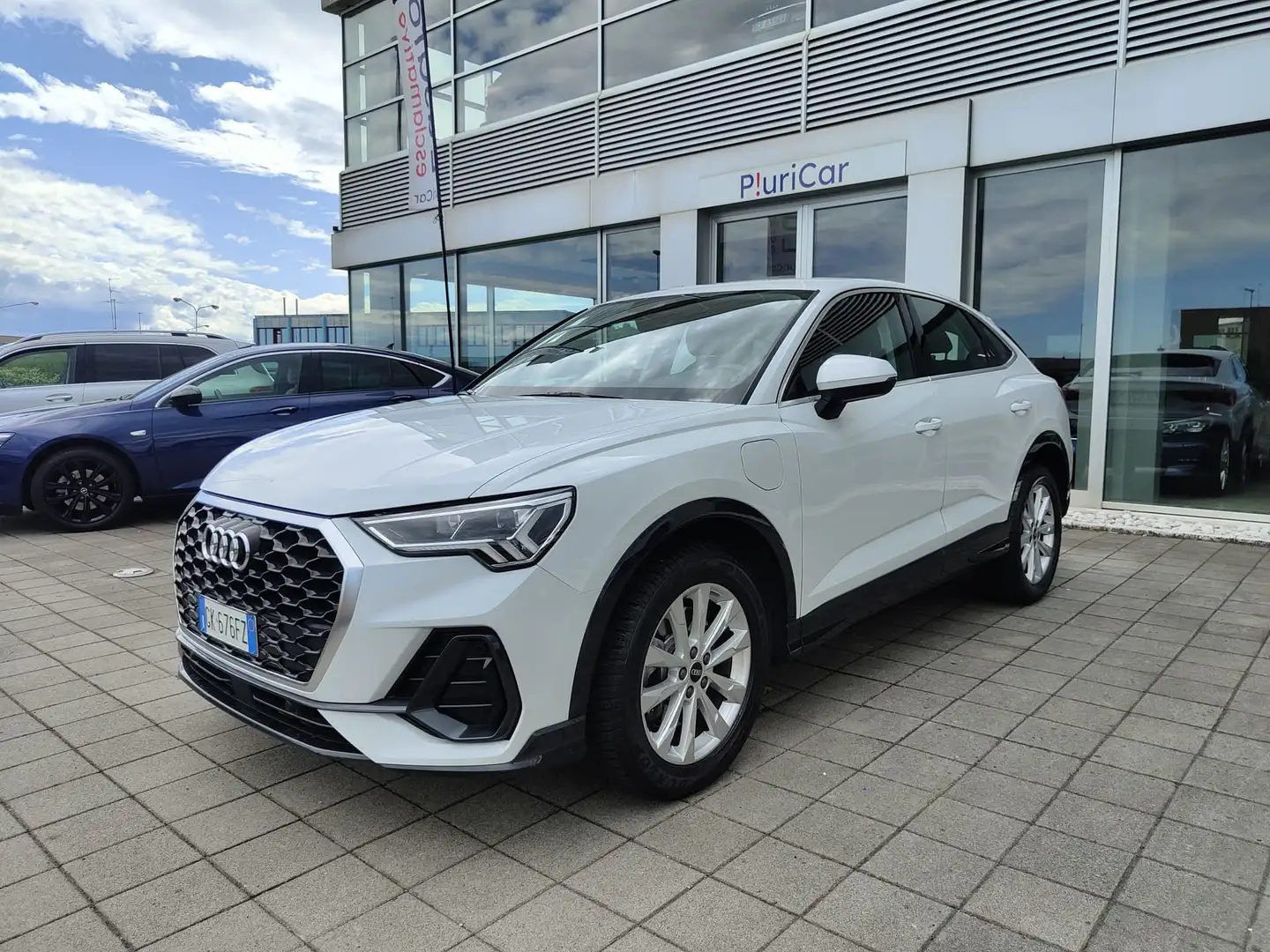 Audi Q3 SPB 45TFSIe Plug-in S tronic Bus.Plus Navi LED 18 Bianco - 1
