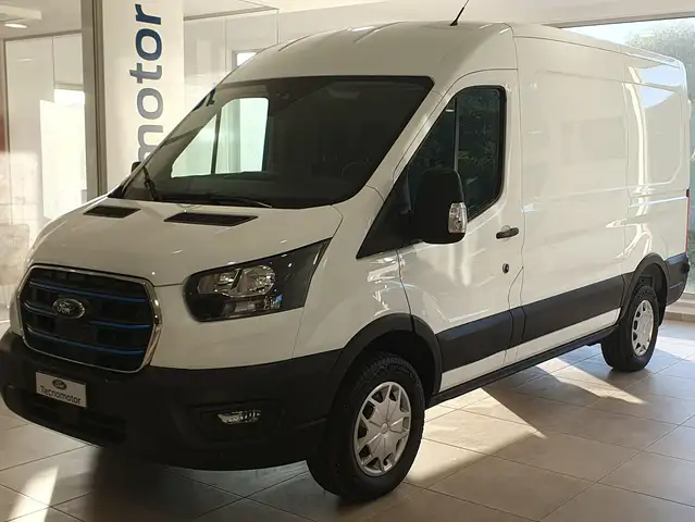 Ford E-Transit Van 350 L2H2 Trend 269CV Batt. 68KWh Auton. 260Km