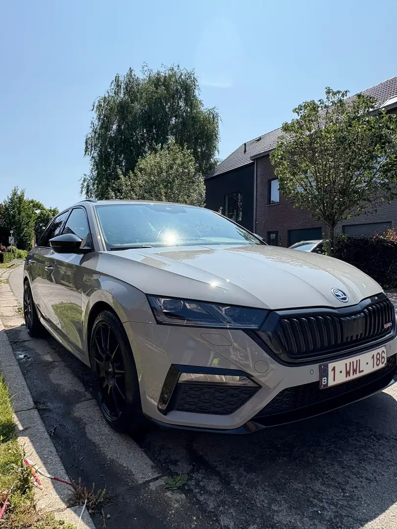 Skoda Octavia Combi 2.0 TSI DSG RS - 2