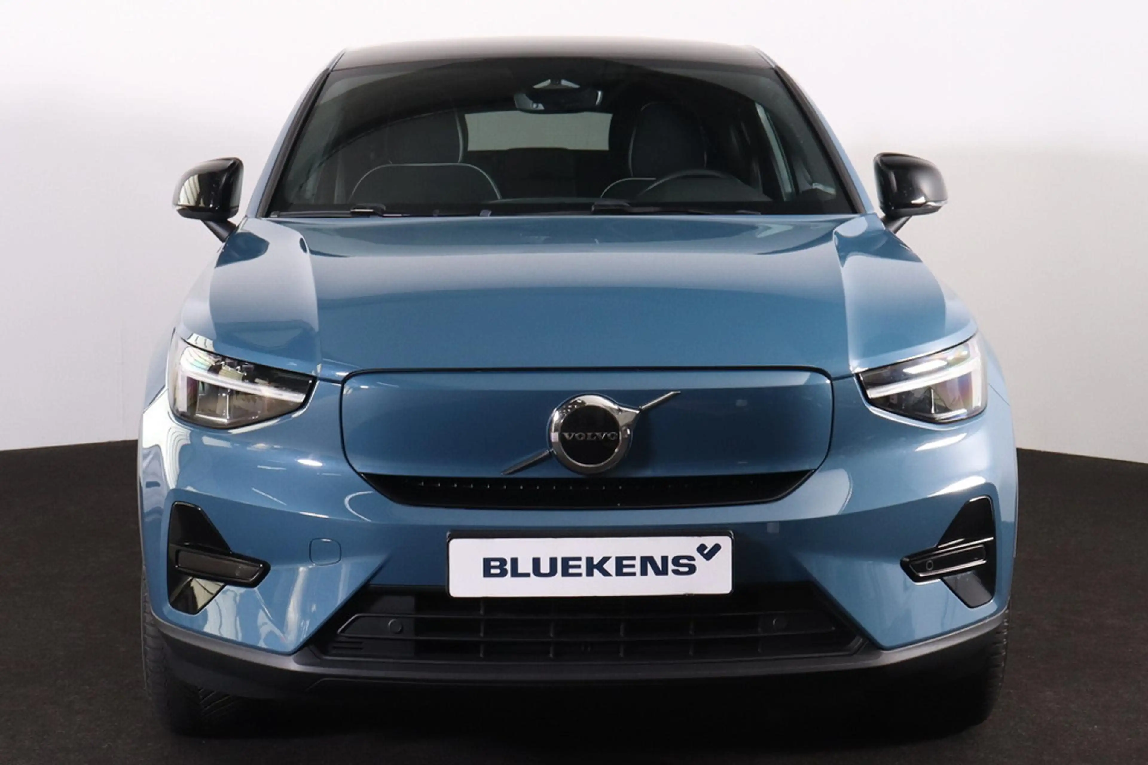 Volvo C40 Extended Range Plus 82 kWh - IntelliSafe Assist & — photo 2