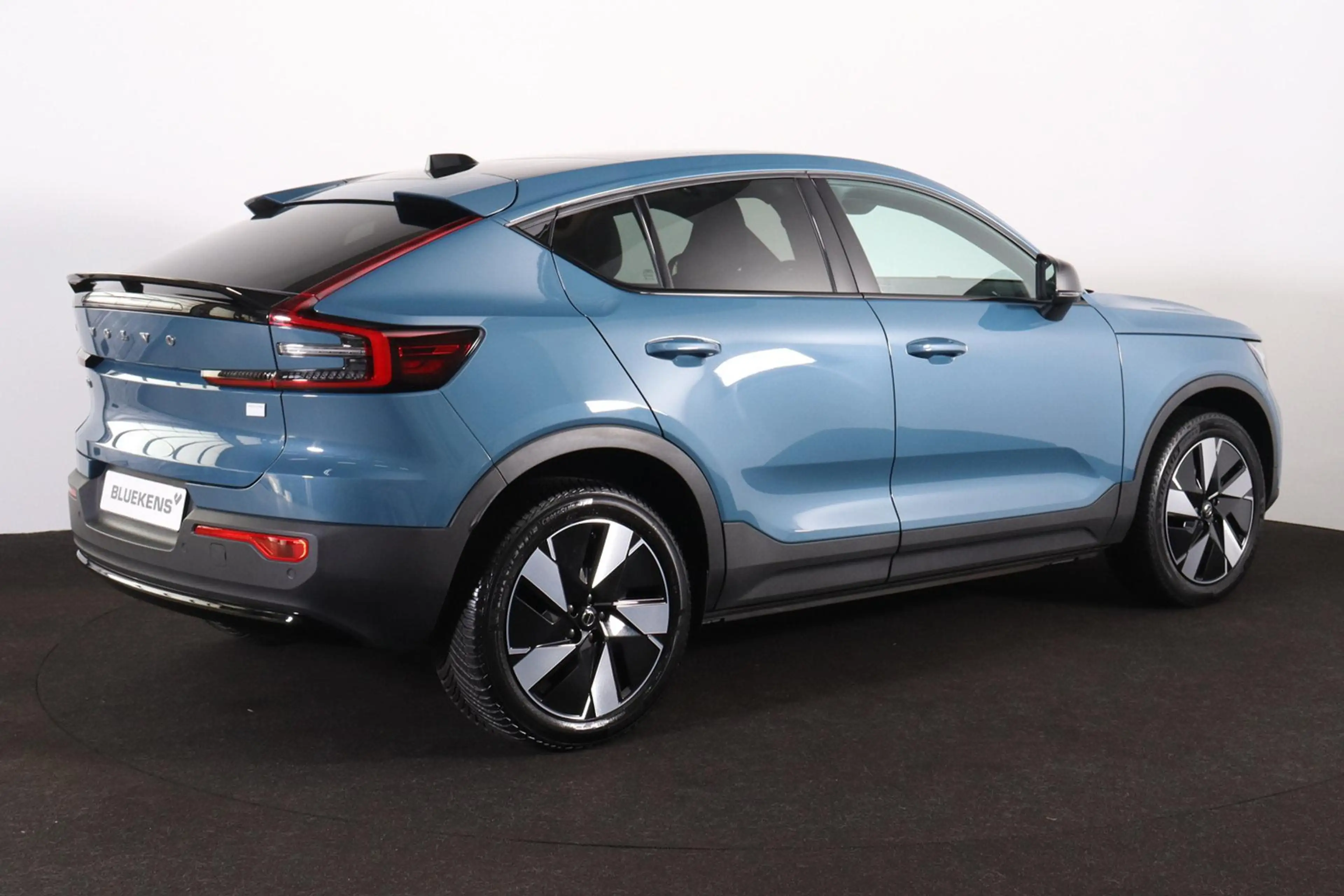 Volvo C40 Extended Range Plus 82 kWh - IntelliSafe Assist & — photo 5