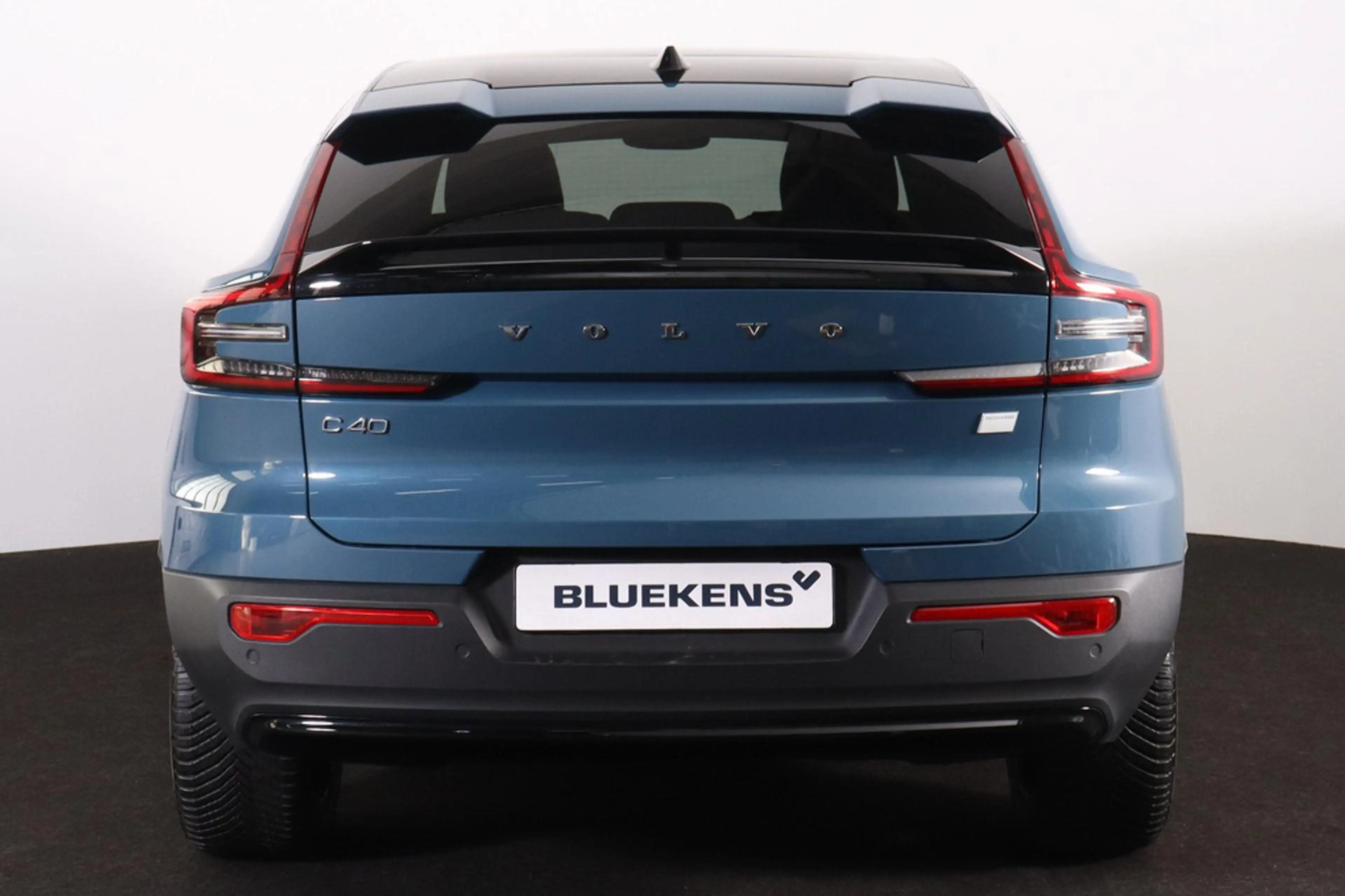 Volvo C40 Extended Range Plus 82 kWh - IntelliSafe Assist & — photo 4