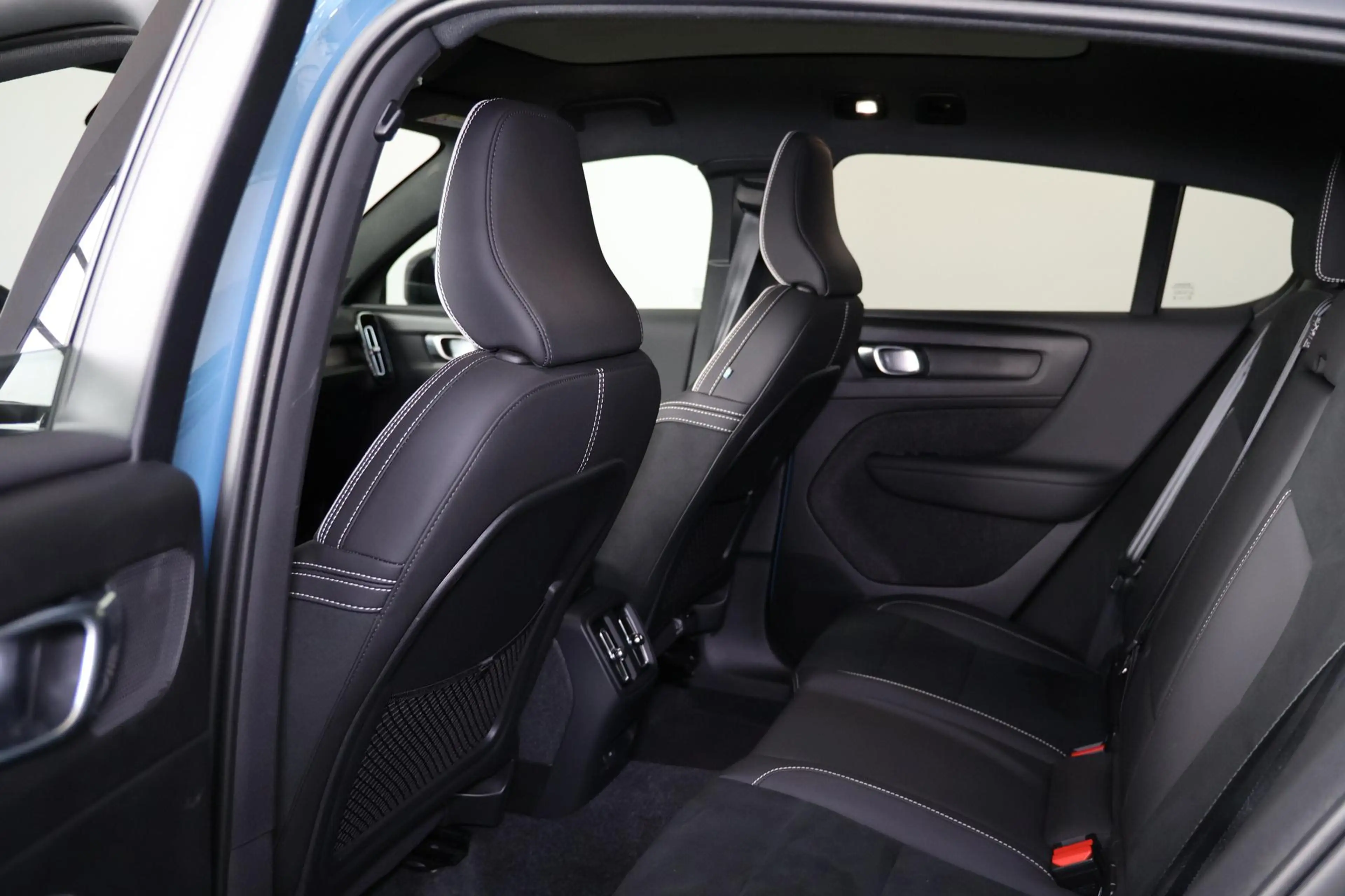 Volvo C40 Extended Range Plus 82 kWh - IntelliSafe Assist & — photo 15