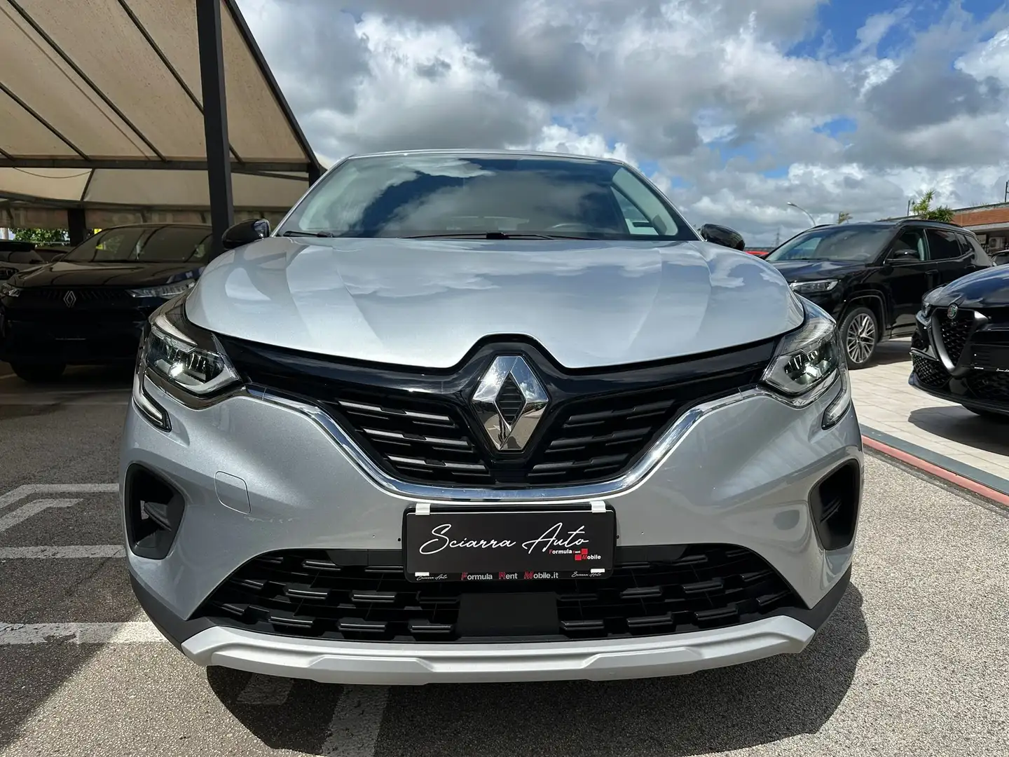 Renault Captur 1.0 tce Business Gpl 100cv my21 Silber - 2