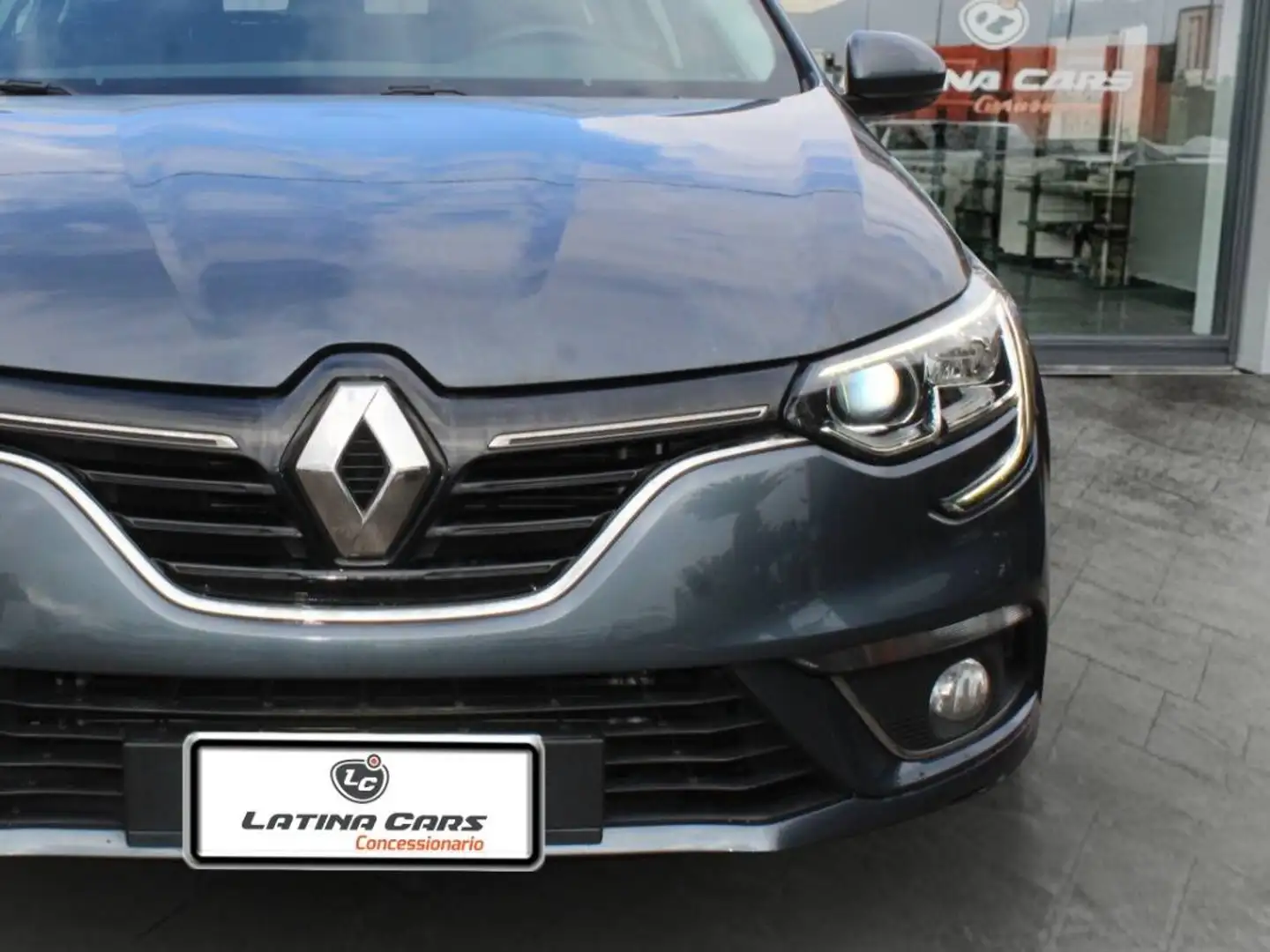 Renault Megane 1.5 blue dci Business 115cv Con NAVIGATORE Grigio - 2