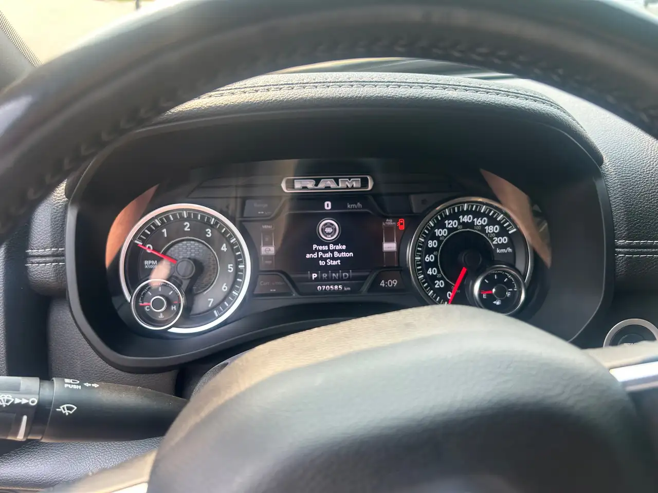 RAM 2500 снимка RAM 2500
