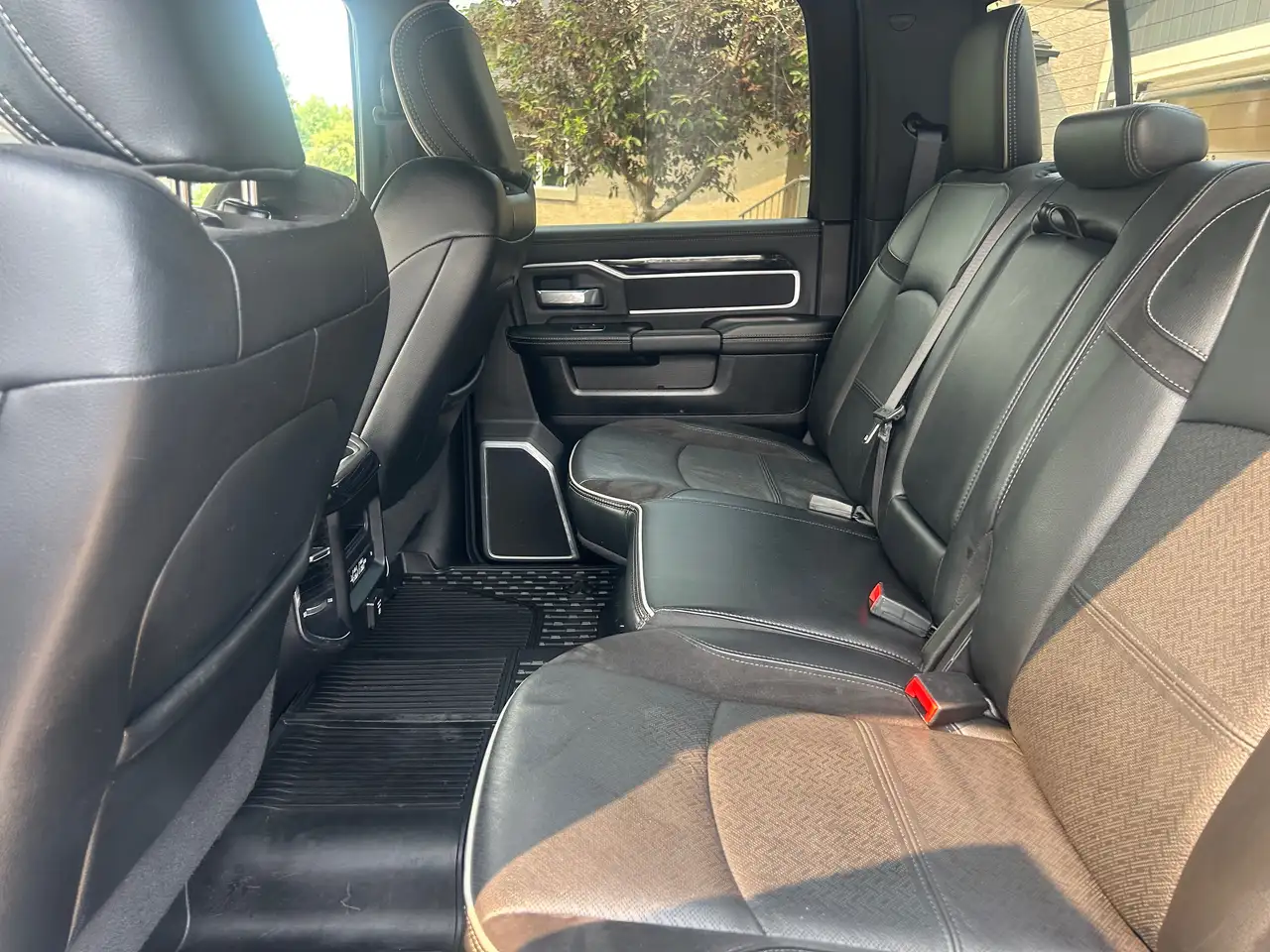 RAM 2500 снимка RAM 2500