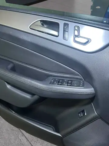Mercedes-Benz Gle view 11