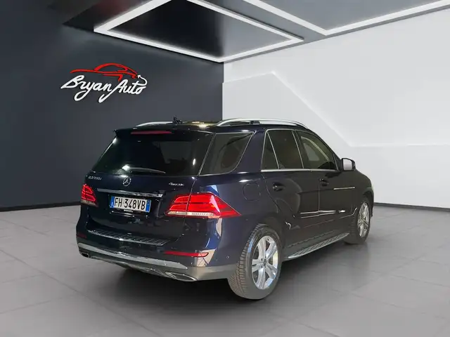 Mercedes-Benz Gle view 4