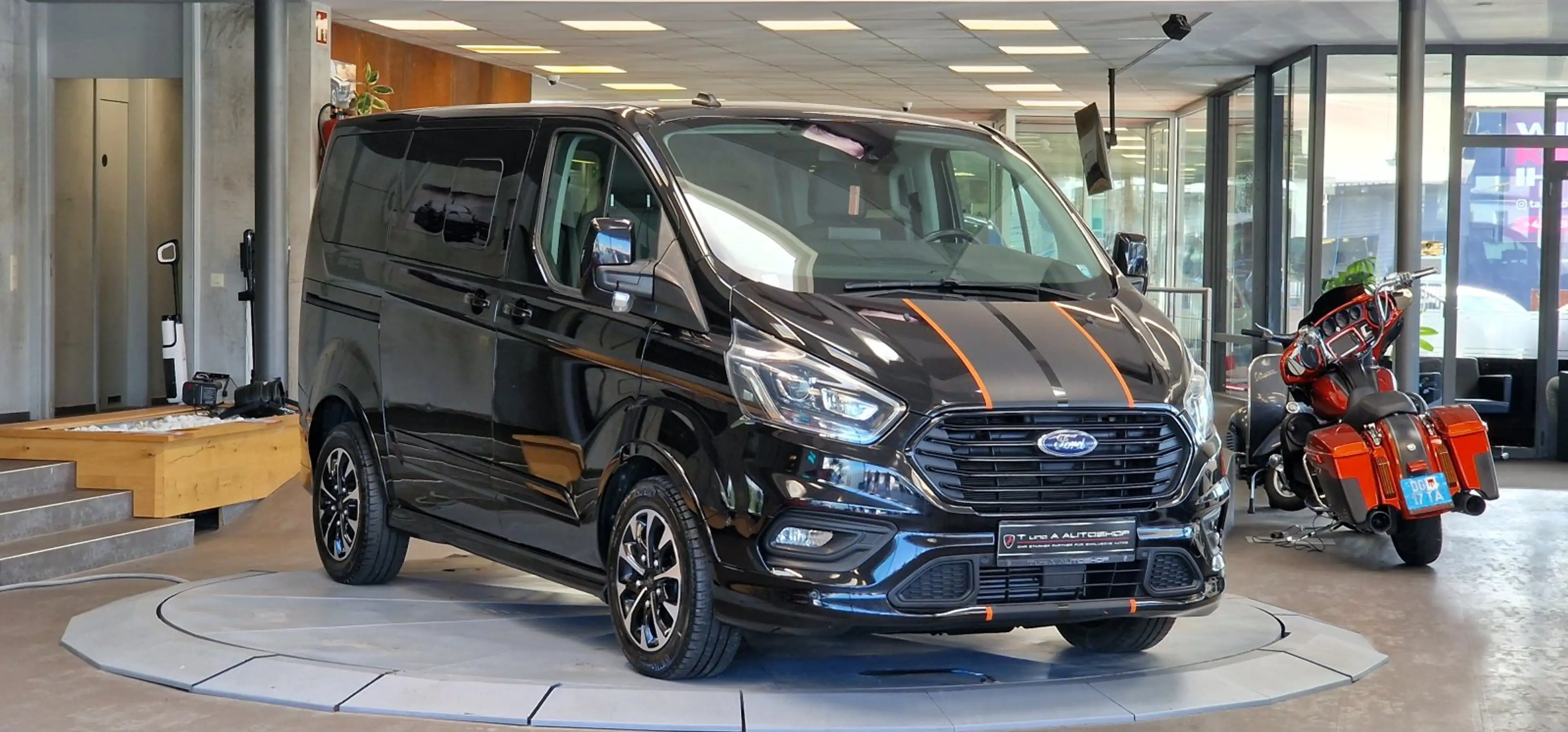 Ford Tourneo Custom SPORT 8-Sitzer L2 Shuttlebus Trend 1-Hand Aut. — photo 3