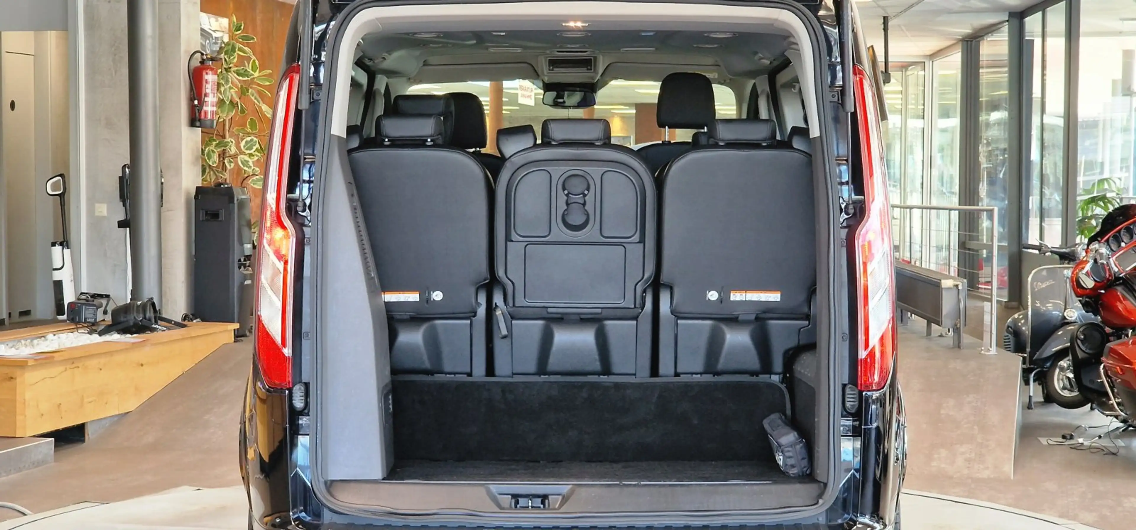 Ford Tourneo Custom SPORT 8-Sitzer L2 Shuttlebus Trend 1-Hand Aut. — photo 9