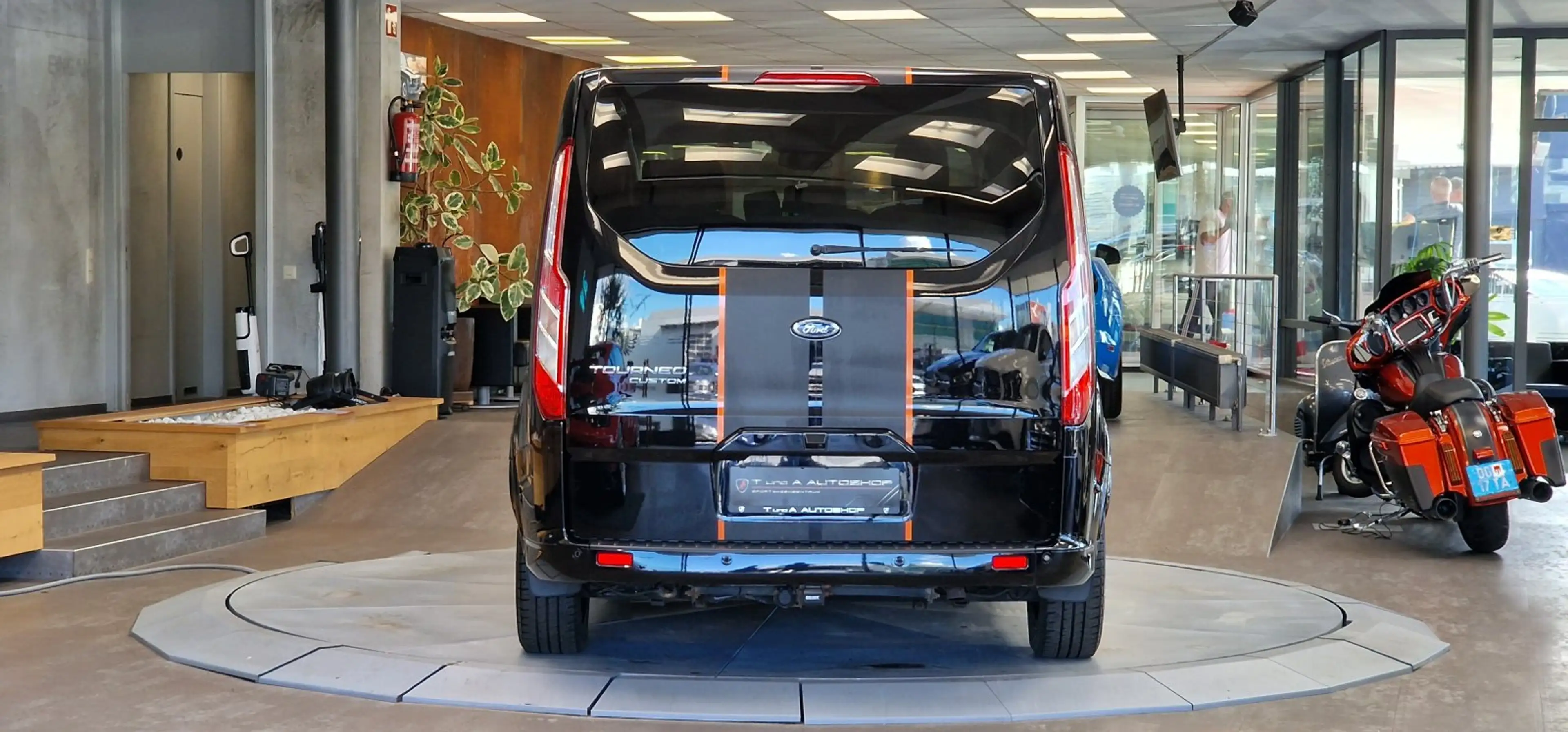 Ford Tourneo Custom SPORT 8-Sitzer L2 Shuttlebus Trend 1-Hand Aut. — photo 8