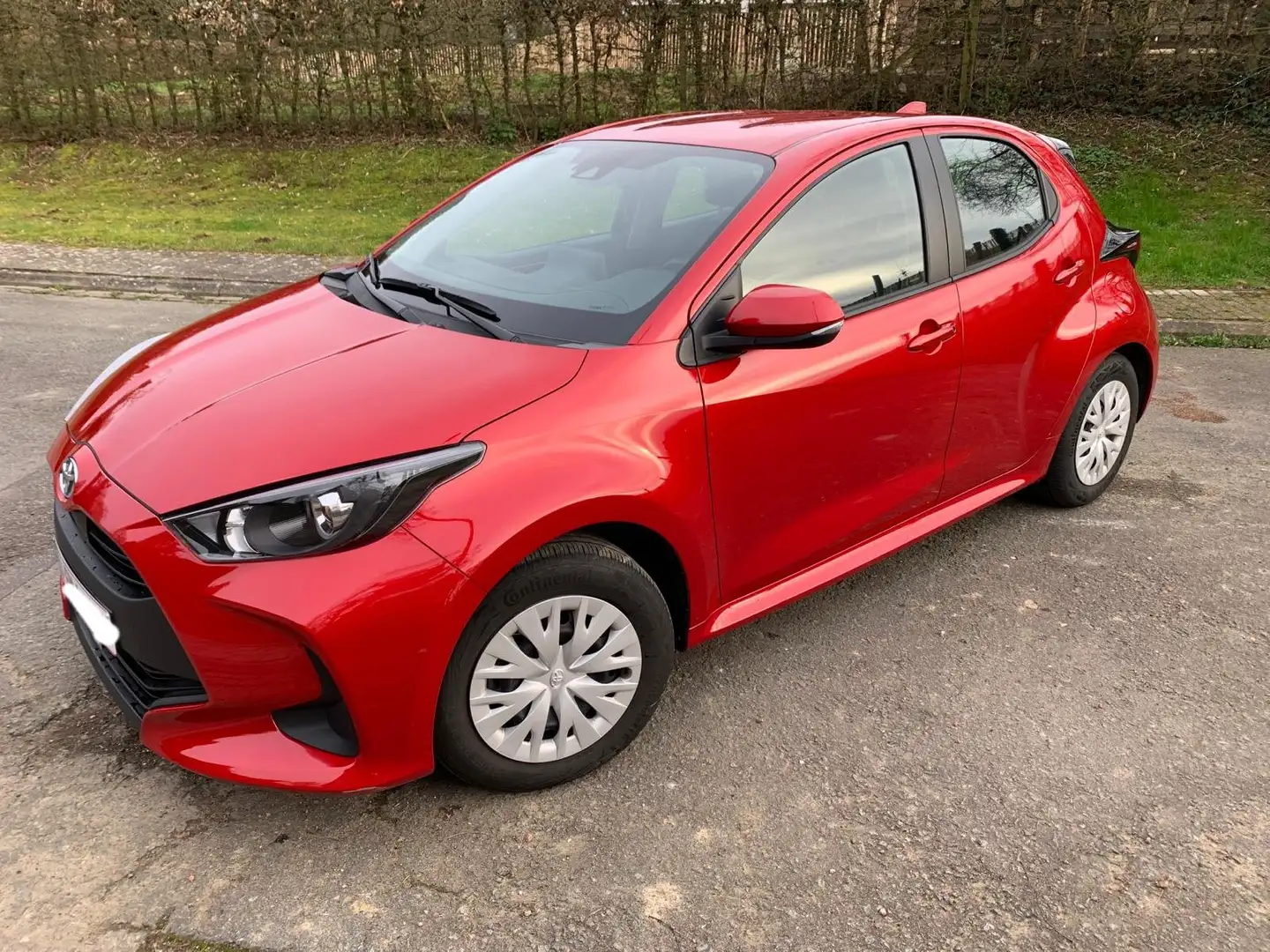 Toyota Yaris Hybride 2023 |  Dynamic | 116 Ch. | ROUGE INTENSE Rouge - 2