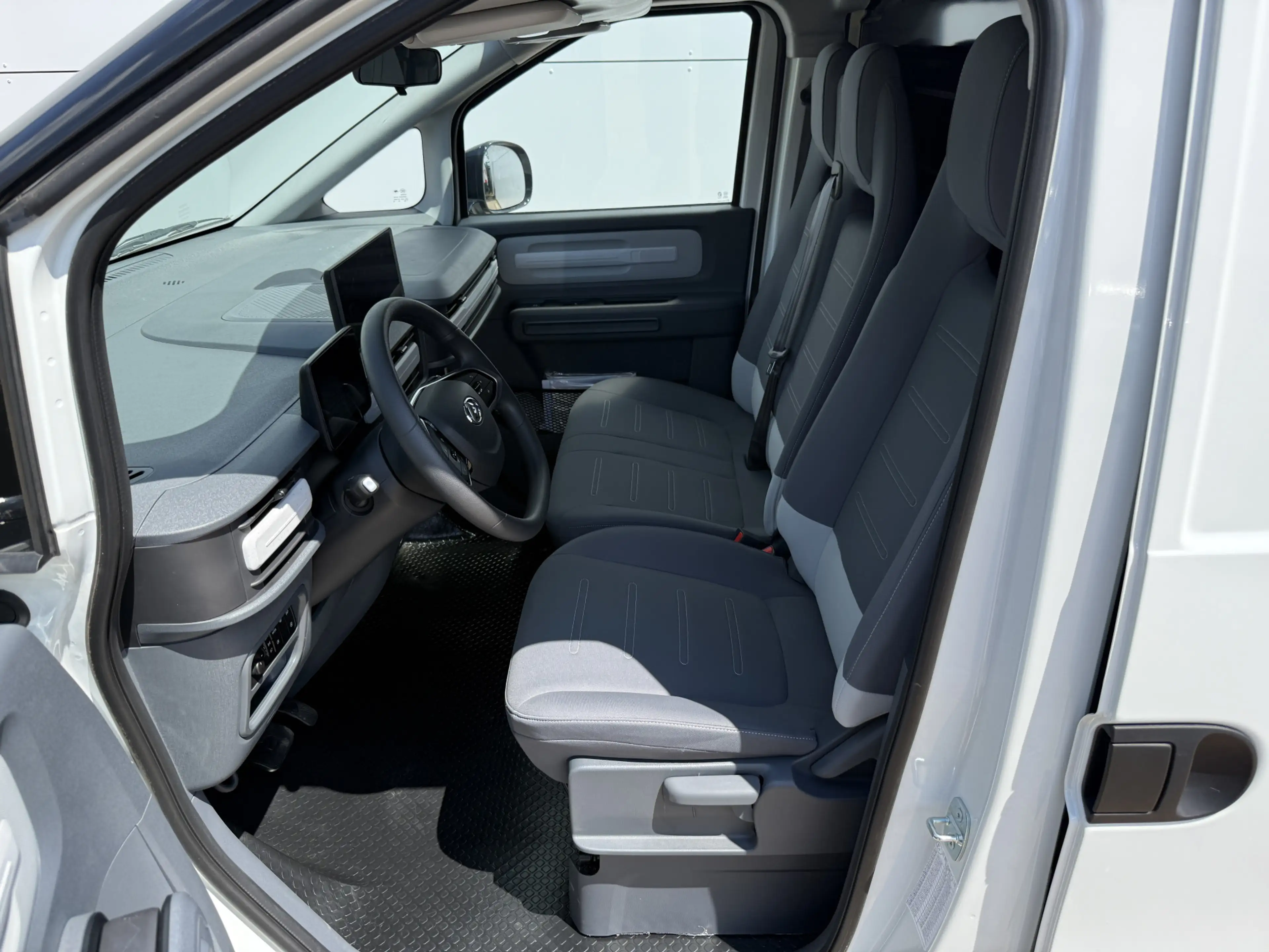 Maxus eDeliver 5 64 kWh 163PK Elektrisch! L1H1 335KM WLTP 360° Came — photo 8