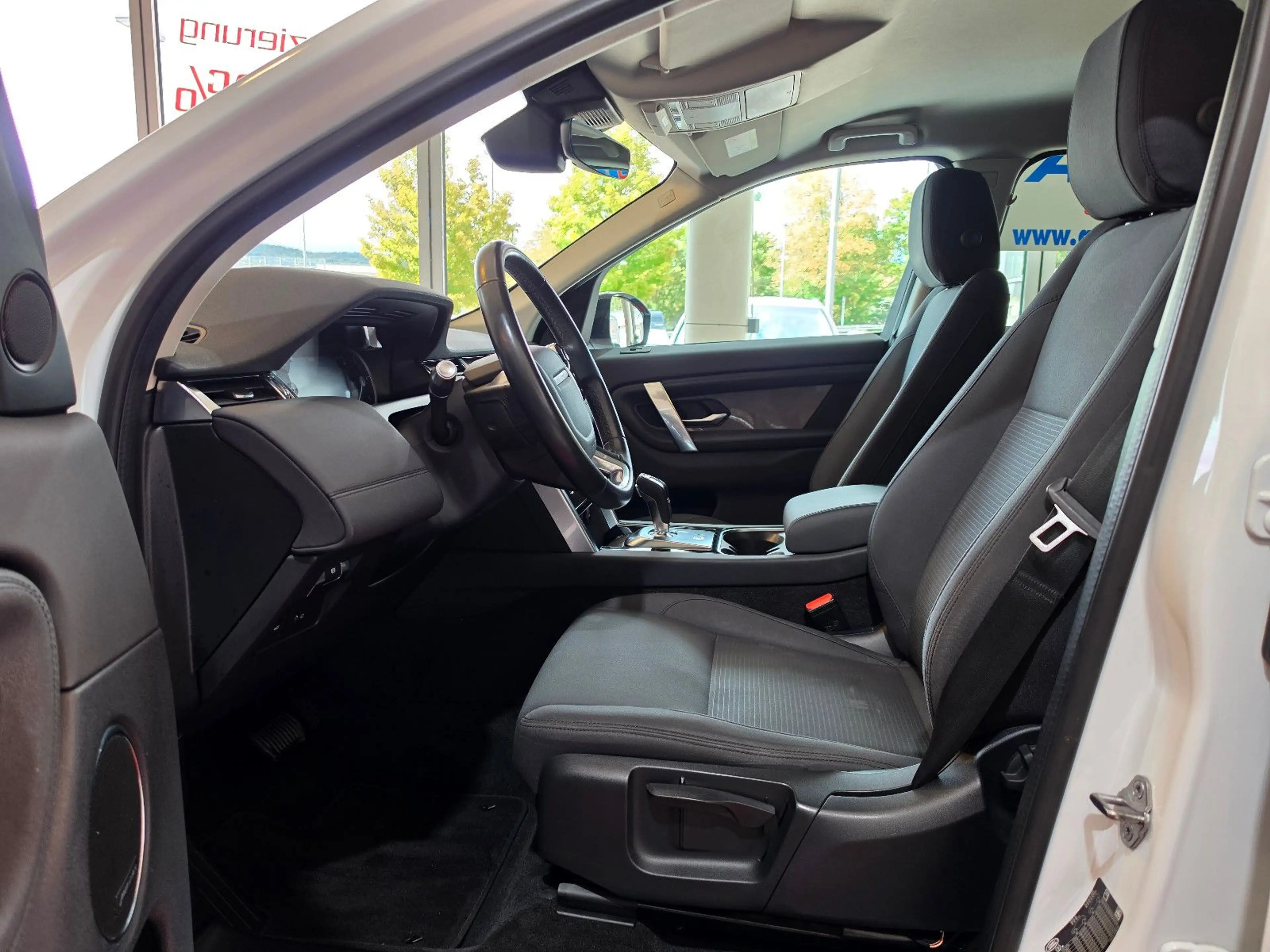 Land Rover Discovery Sport AWD Facelift+Automatik+NAVI+AHK — photo 9