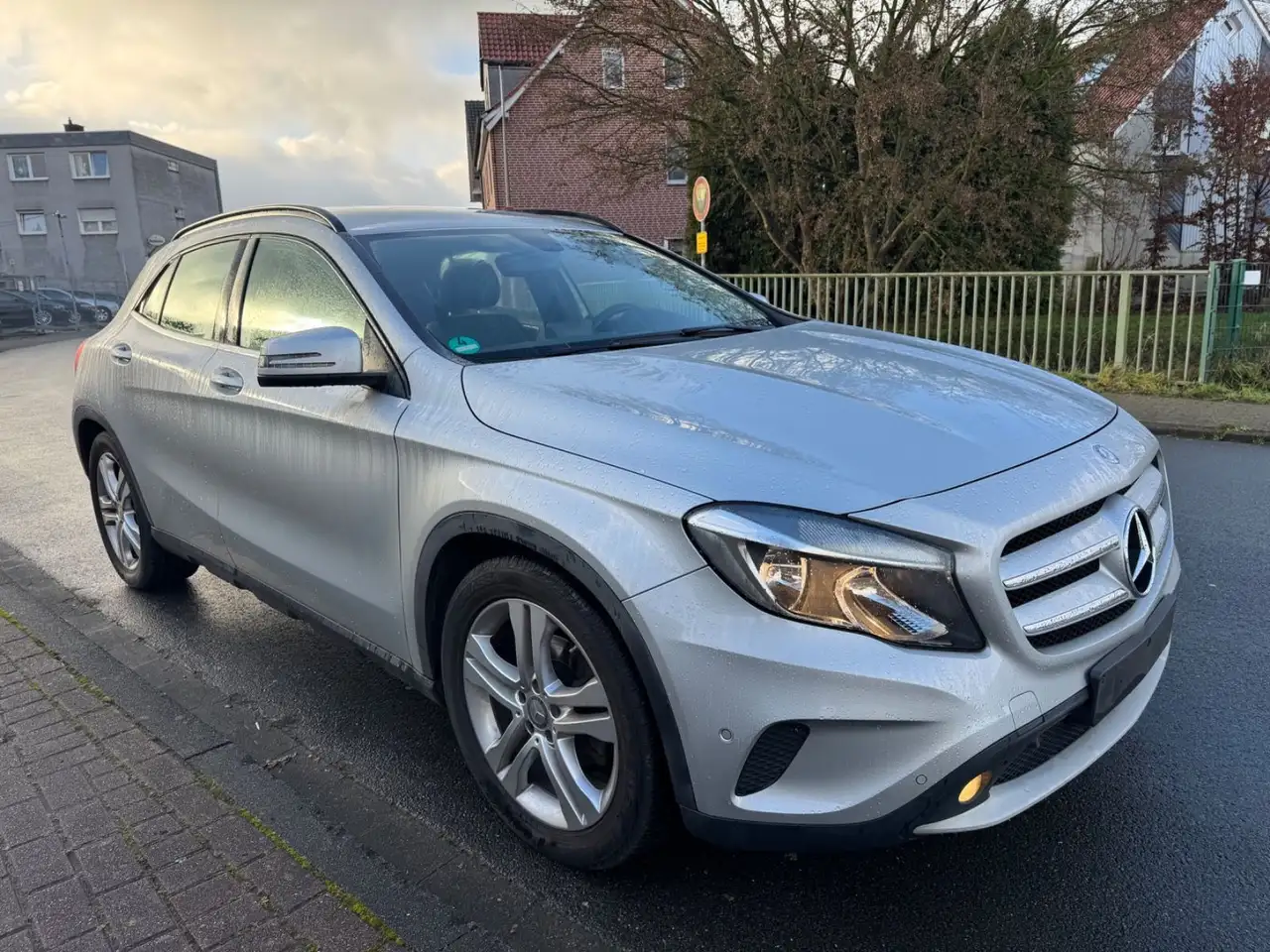 Mercedes-Benz GLA 220