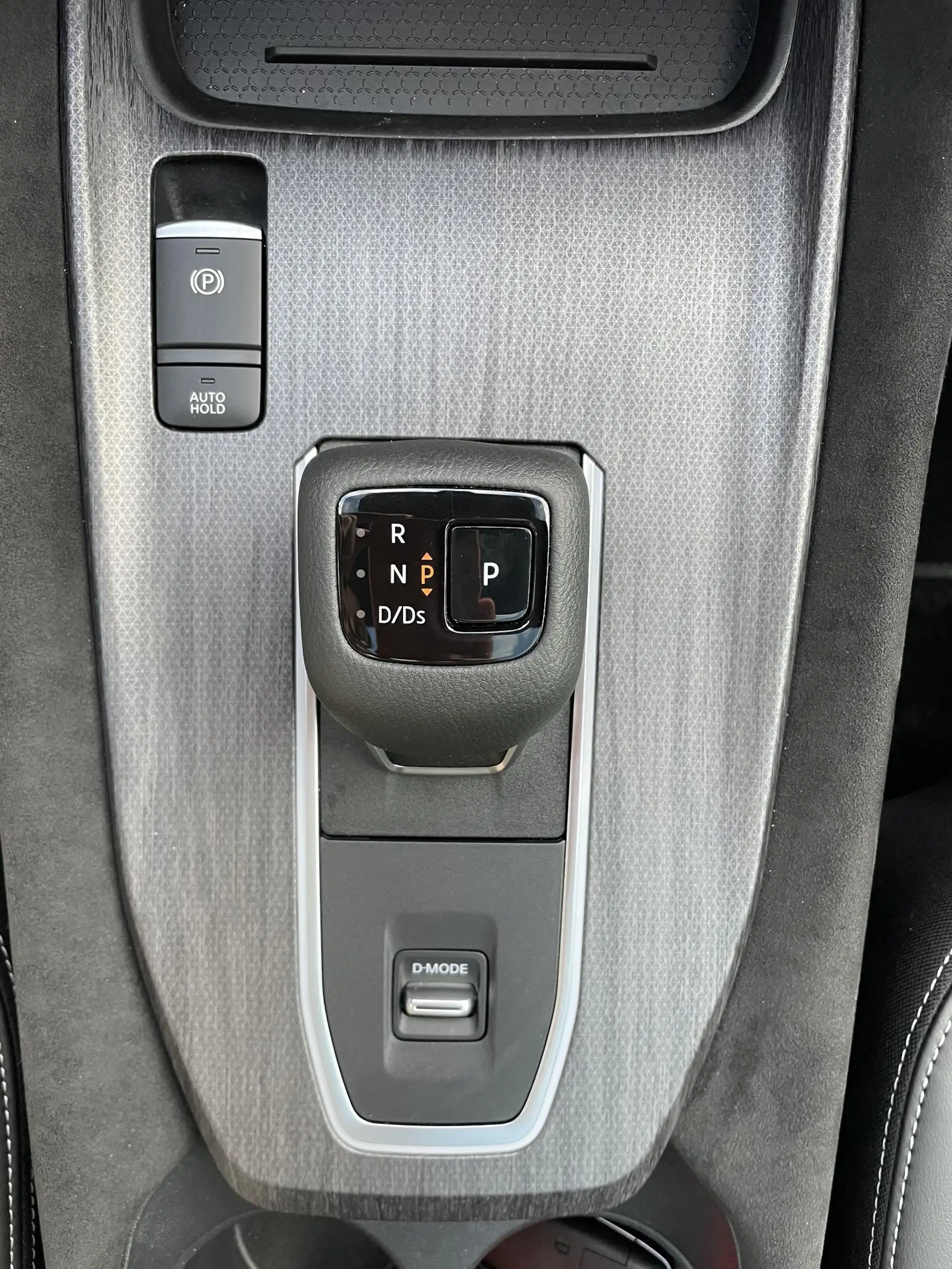Nissan Qashqai 1.3 MHEV Xtronic Tekna Plus — photo 19