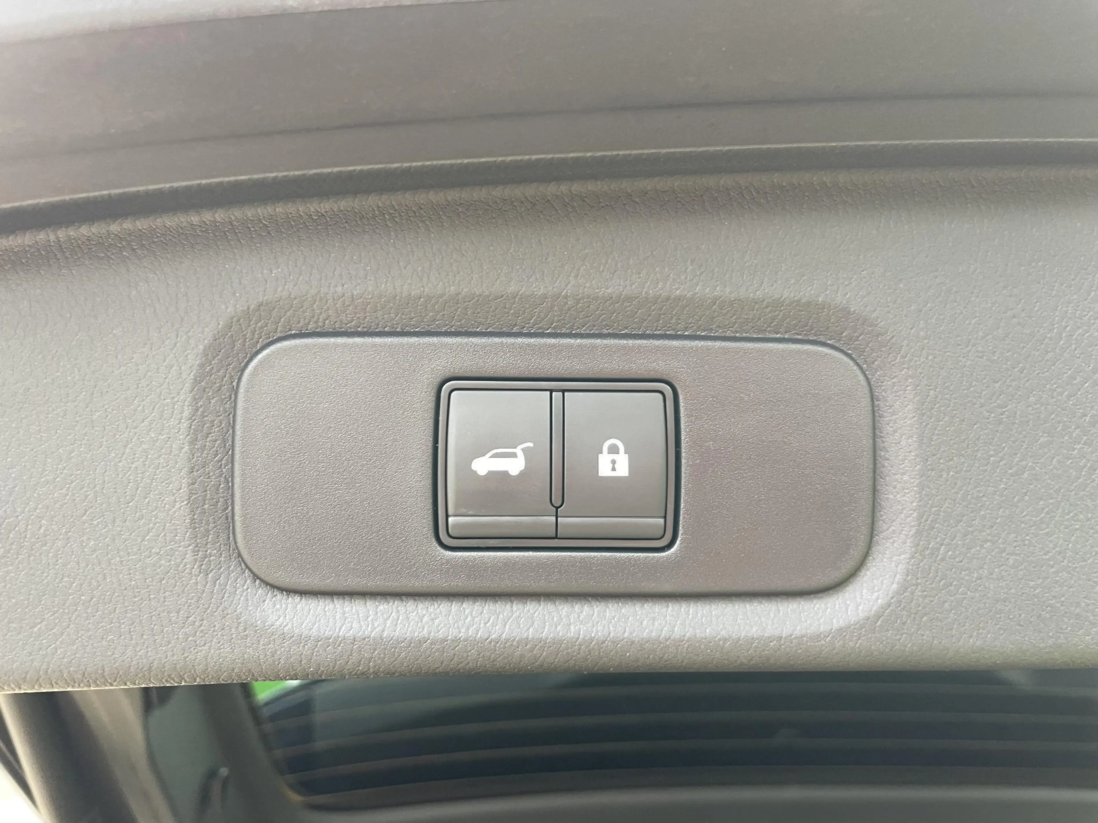 Nissan Qashqai 1.3 MHEV Xtronic Tekna Plus — photo 22