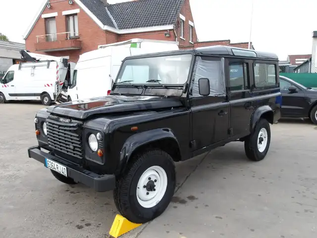 Land Rover Defender 110