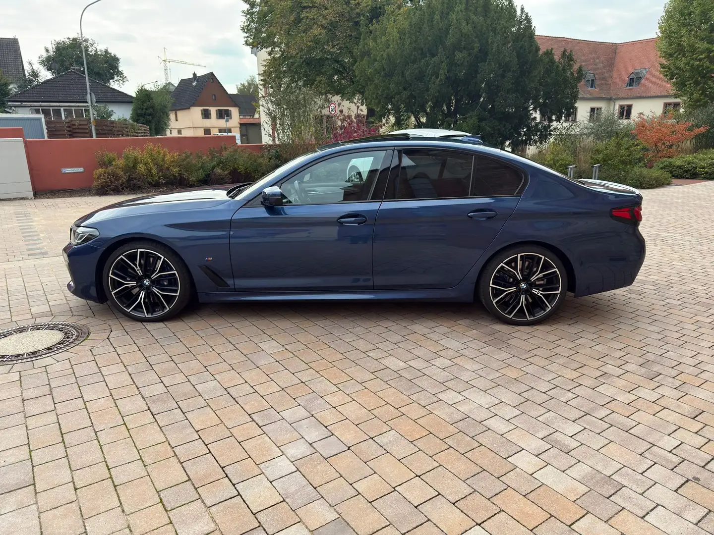 BMW M550 M550i xDrive Aut. Blau - 1