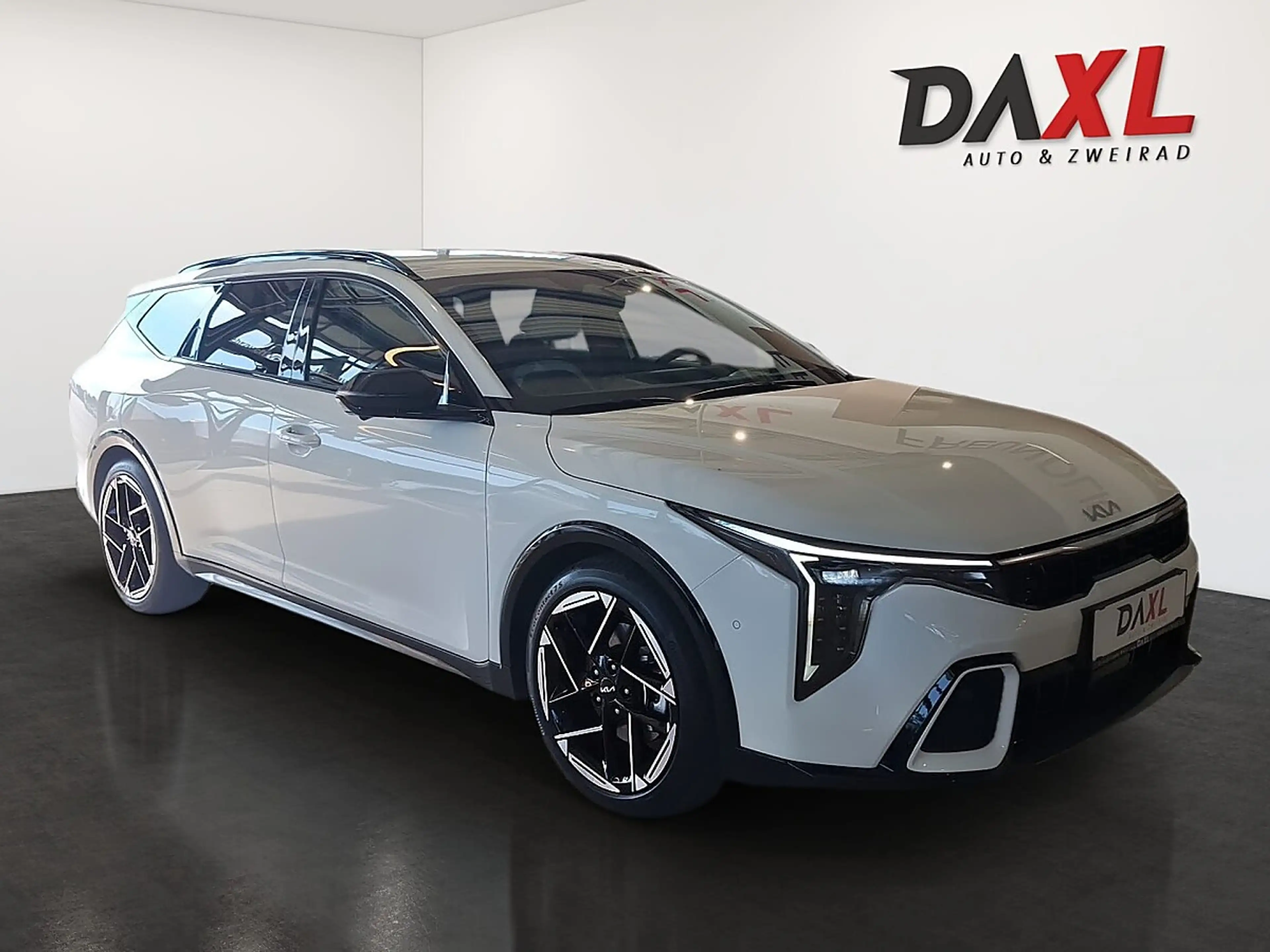 Kia K4 WGN/GT-LINE/1.6 TGDI/DCT7/150/MY26 — photo 3
