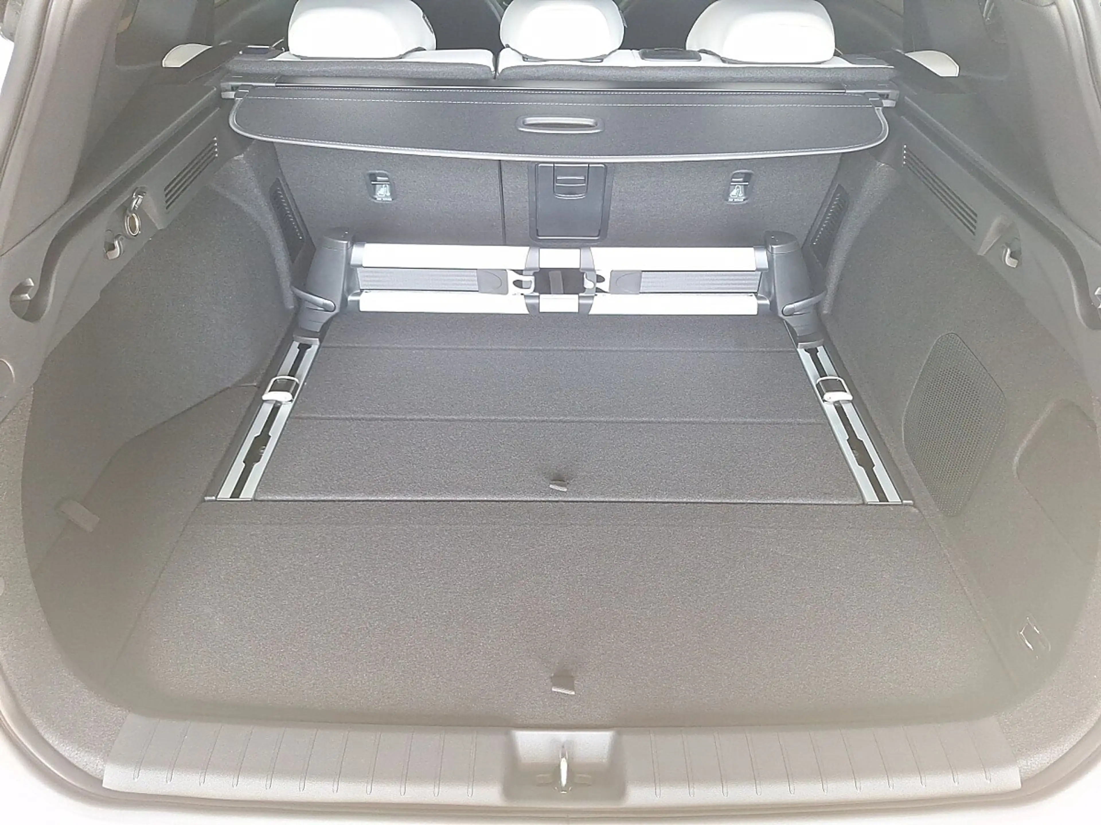 Kia K4 WGN/GT-LINE/1.6 TGDI/DCT7/150/MY26 — photo 9