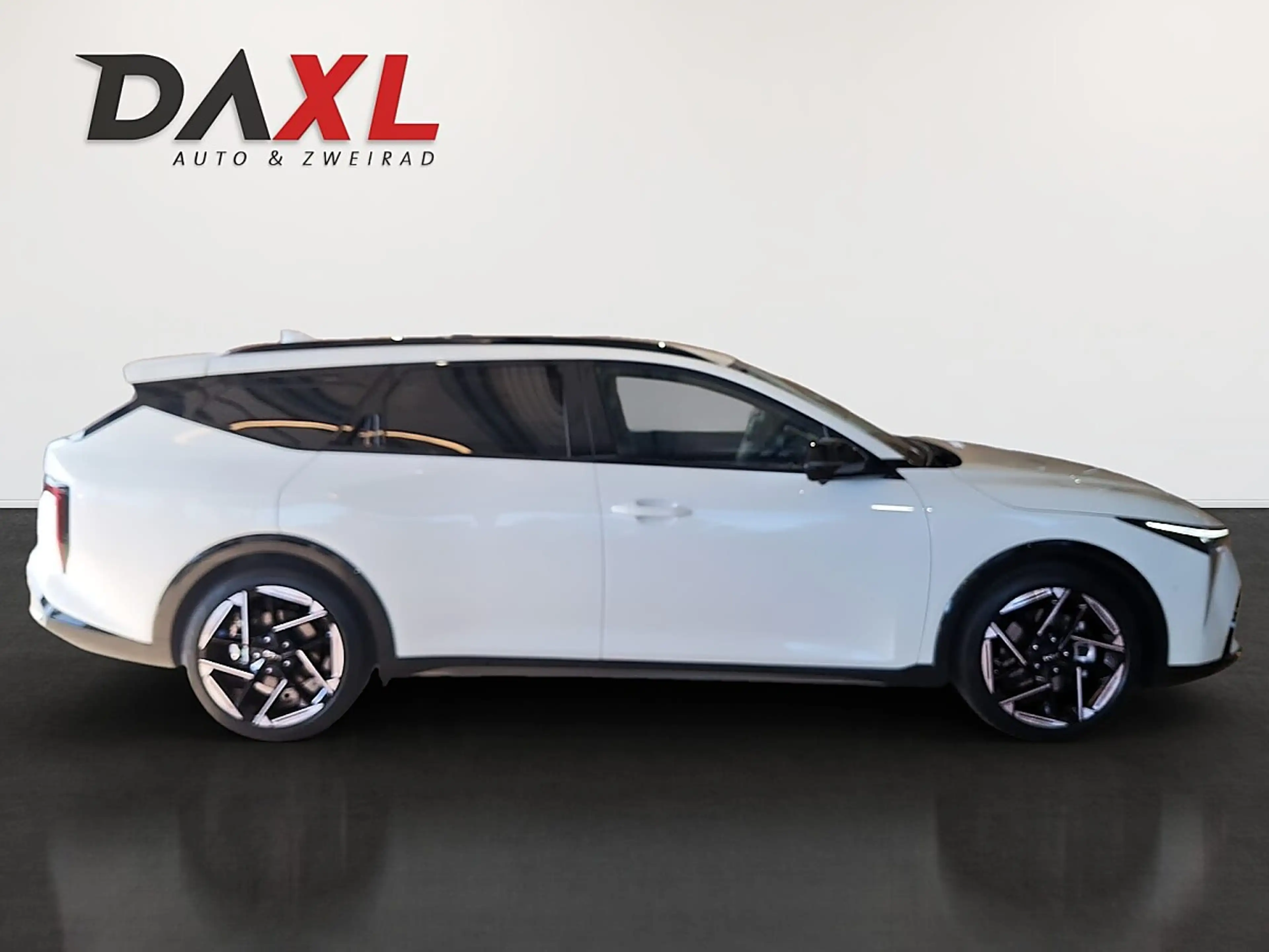 Kia K4 WGN/GT-LINE/1.6 TGDI/DCT7/150/MY26 — photo 4