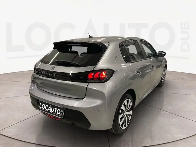 Peugeot 208 view 4