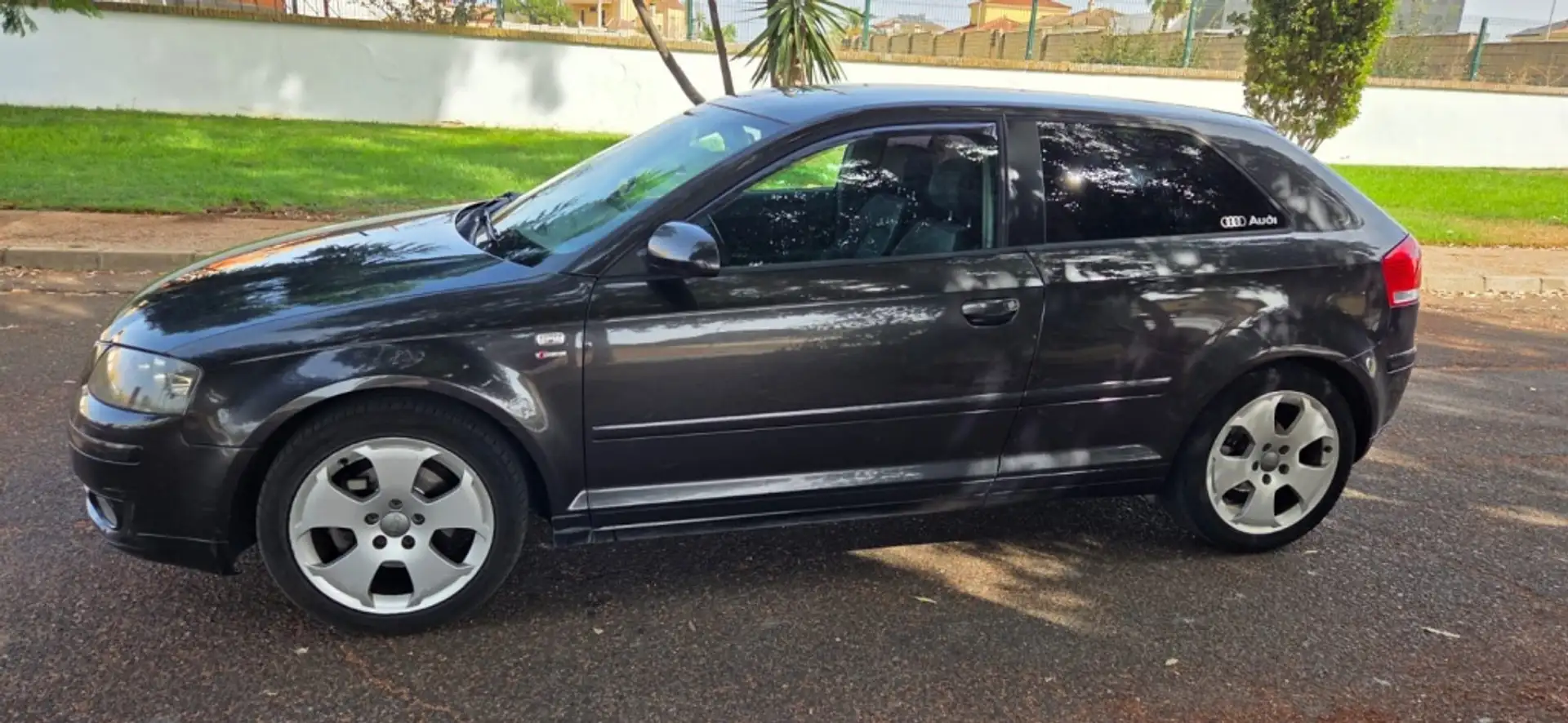 Audi A3 2.0TDI Attraction Grijs - 2