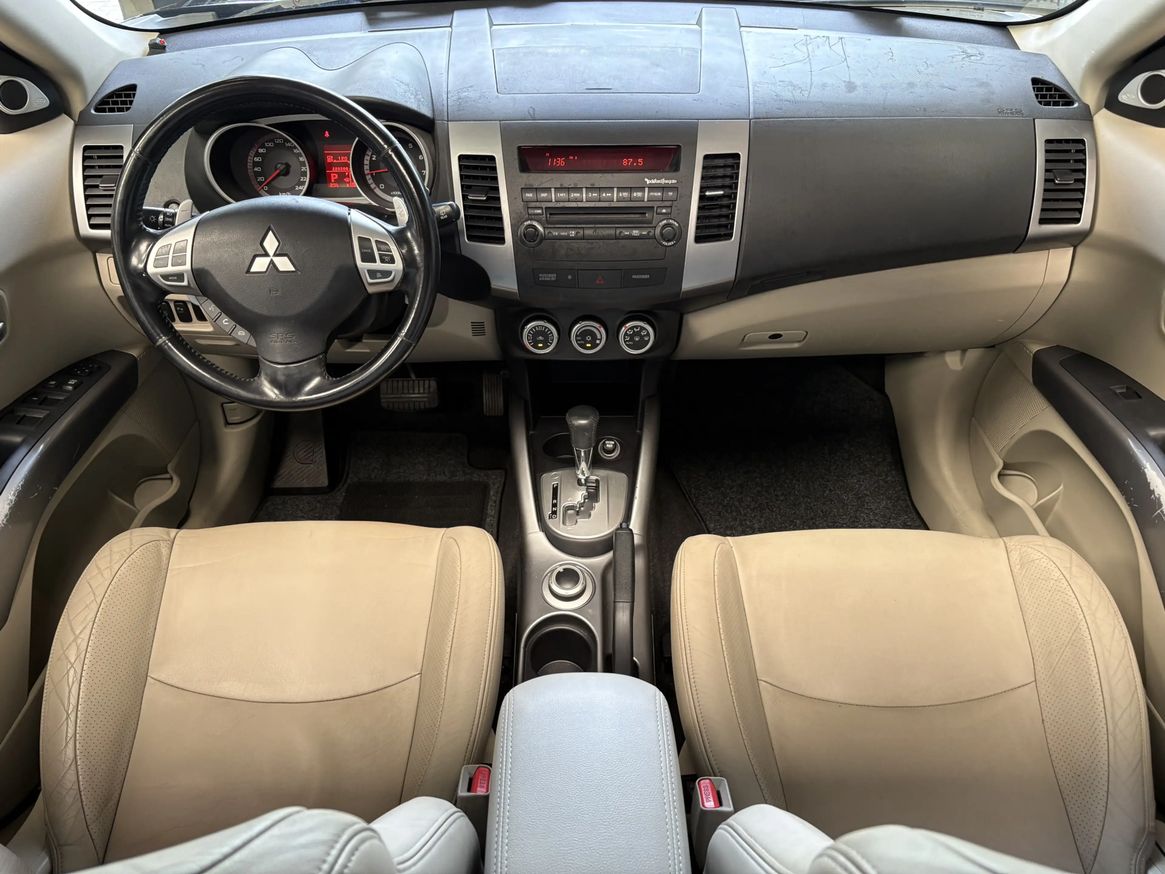 Mitsubishi Outlander 2.4 Instyle 4WD, Airco, Schuifdak, 7 persoons — photo 21
