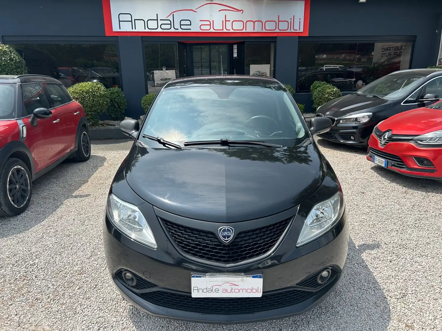 Lancia Ypsilon 1.2 GPL 5P NEOPATENTATI Nero - 2