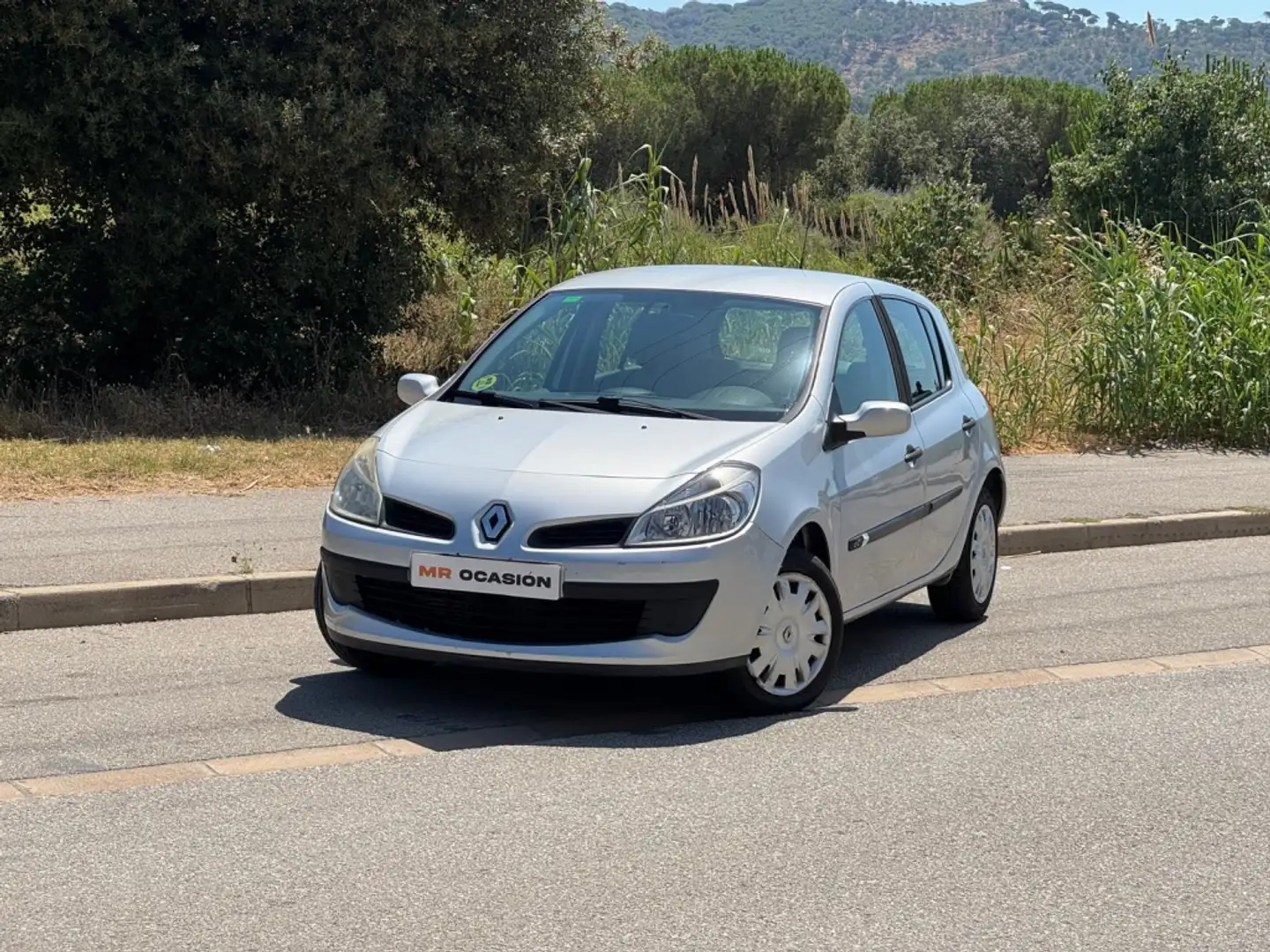 Renault Clio 1.5dCi Confort Expression Plateado - 1