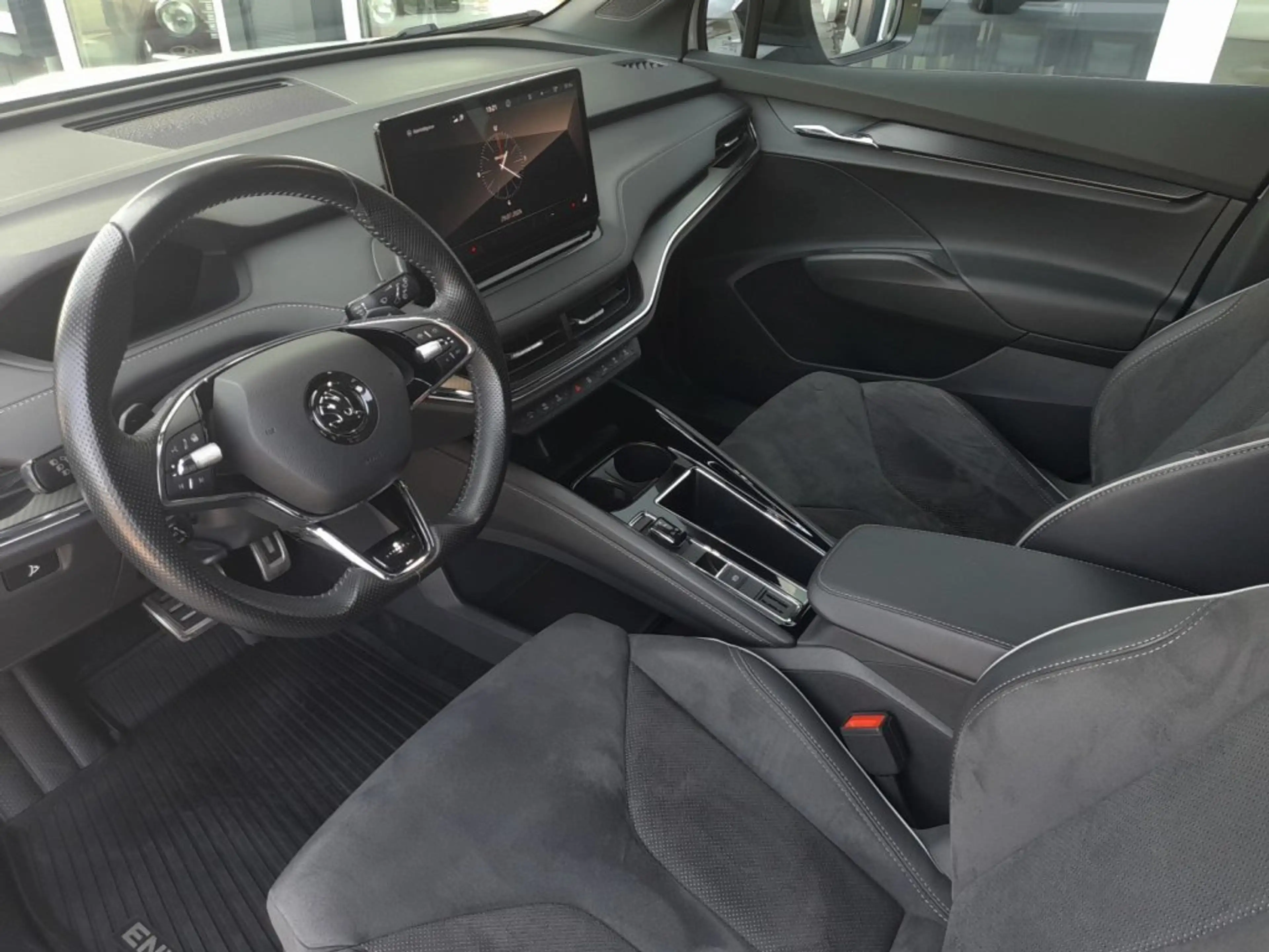 Skoda Enyaq IV SPORTLINE 4x4 82kWh Aut. *20 ZOLL / SKY / LED / NAVI / AHV & 360° KAMERA / LEDER-ALCANTARA / SHZG v+h* — photo 13
