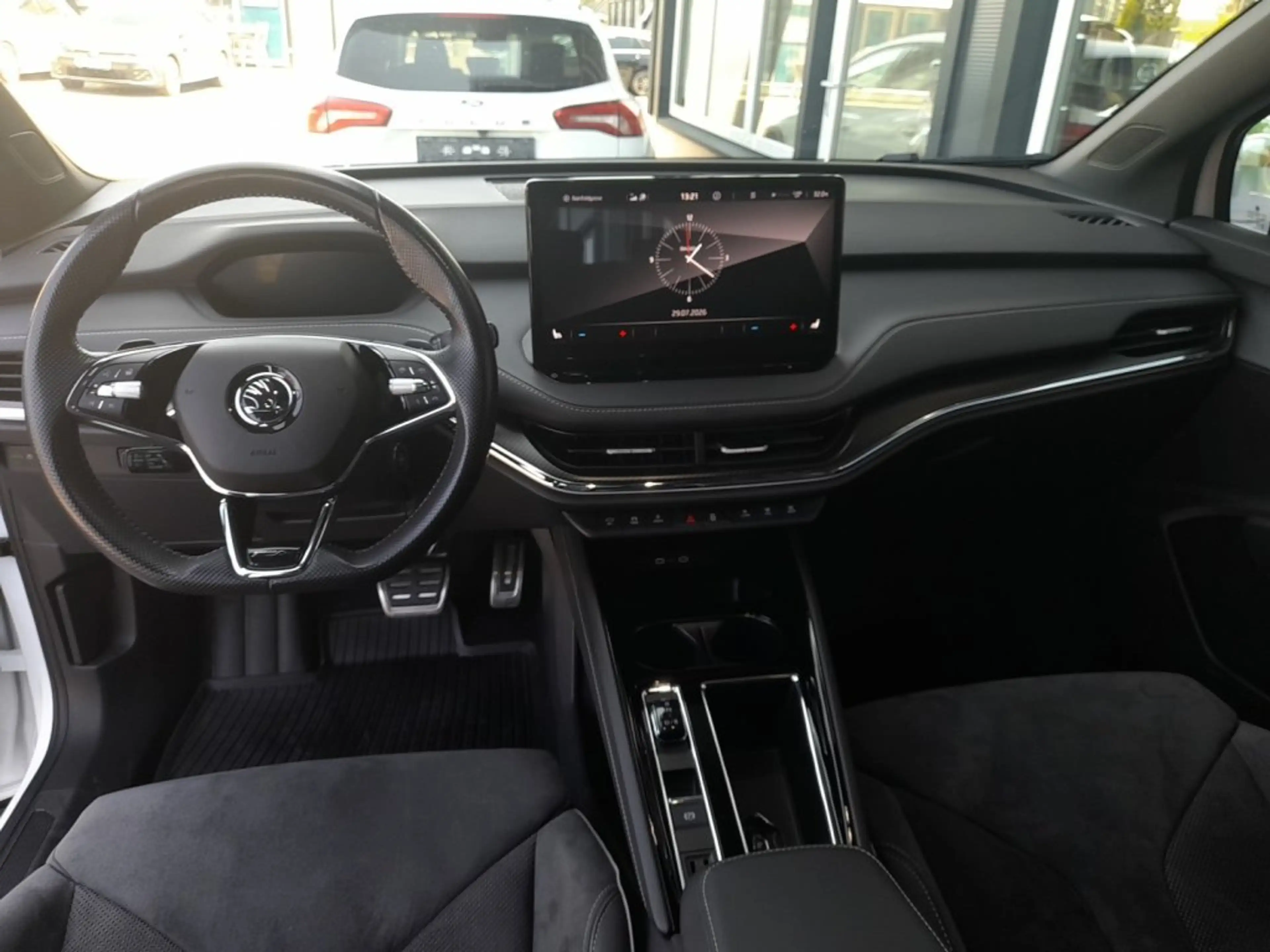 Skoda Enyaq IV SPORTLINE 4x4 82kWh Aut. *20 ZOLL / SKY / LED / NAVI / AHV & 360° KAMERA / LEDER-ALCANTARA / SHZG v+h* — photo 4