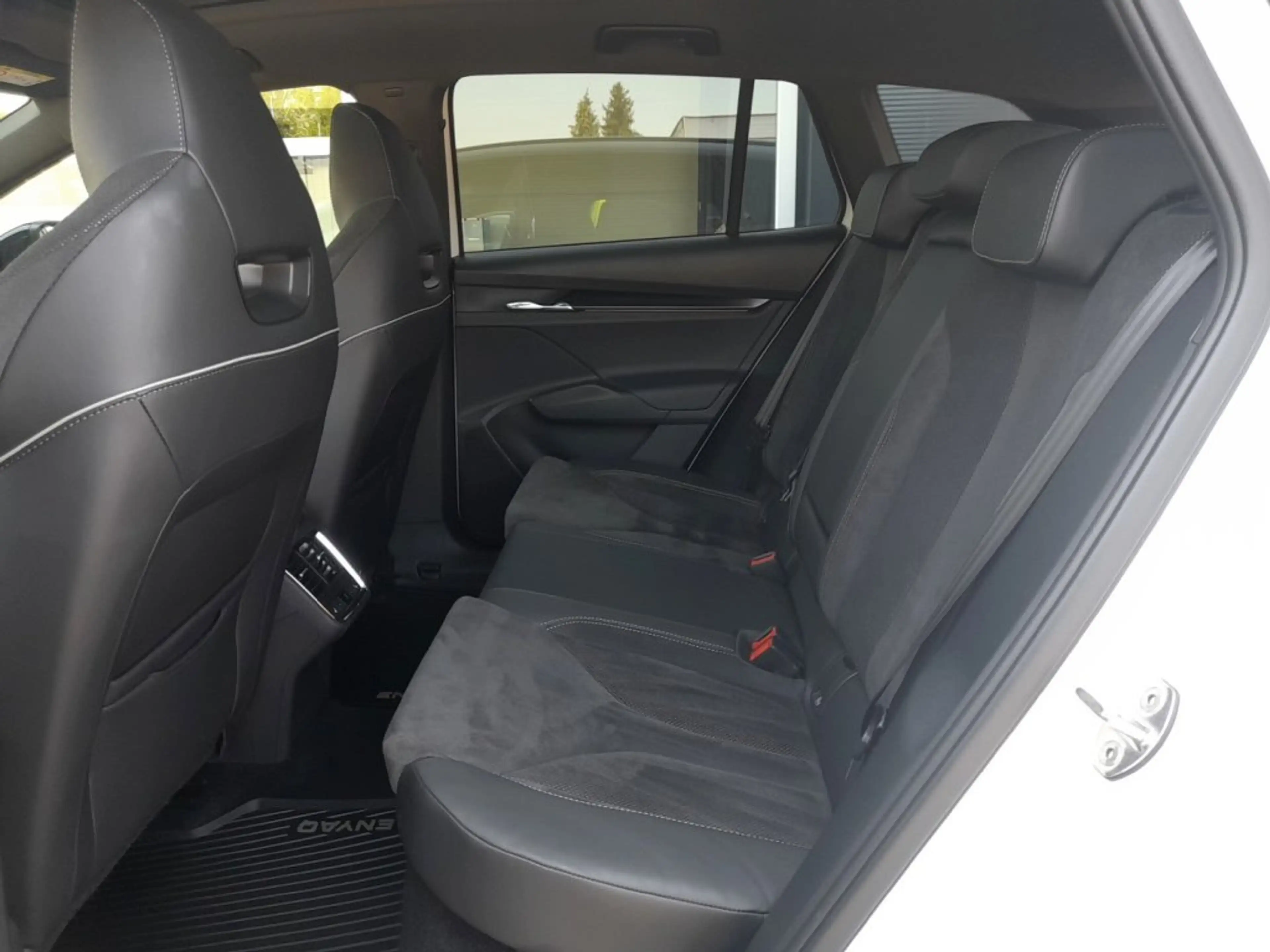 Skoda Enyaq IV SPORTLINE 4x4 82kWh Aut. *20 ZOLL / SKY / LED / NAVI / AHV & 360° KAMERA / LEDER-ALCANTARA / SHZG v+h* — photo 15