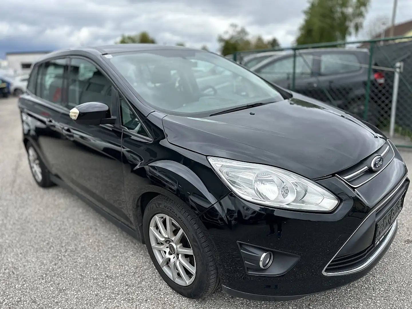 Ford Grand C-Max Grand C-MAX 1,6 TDCi Schwarz - 2