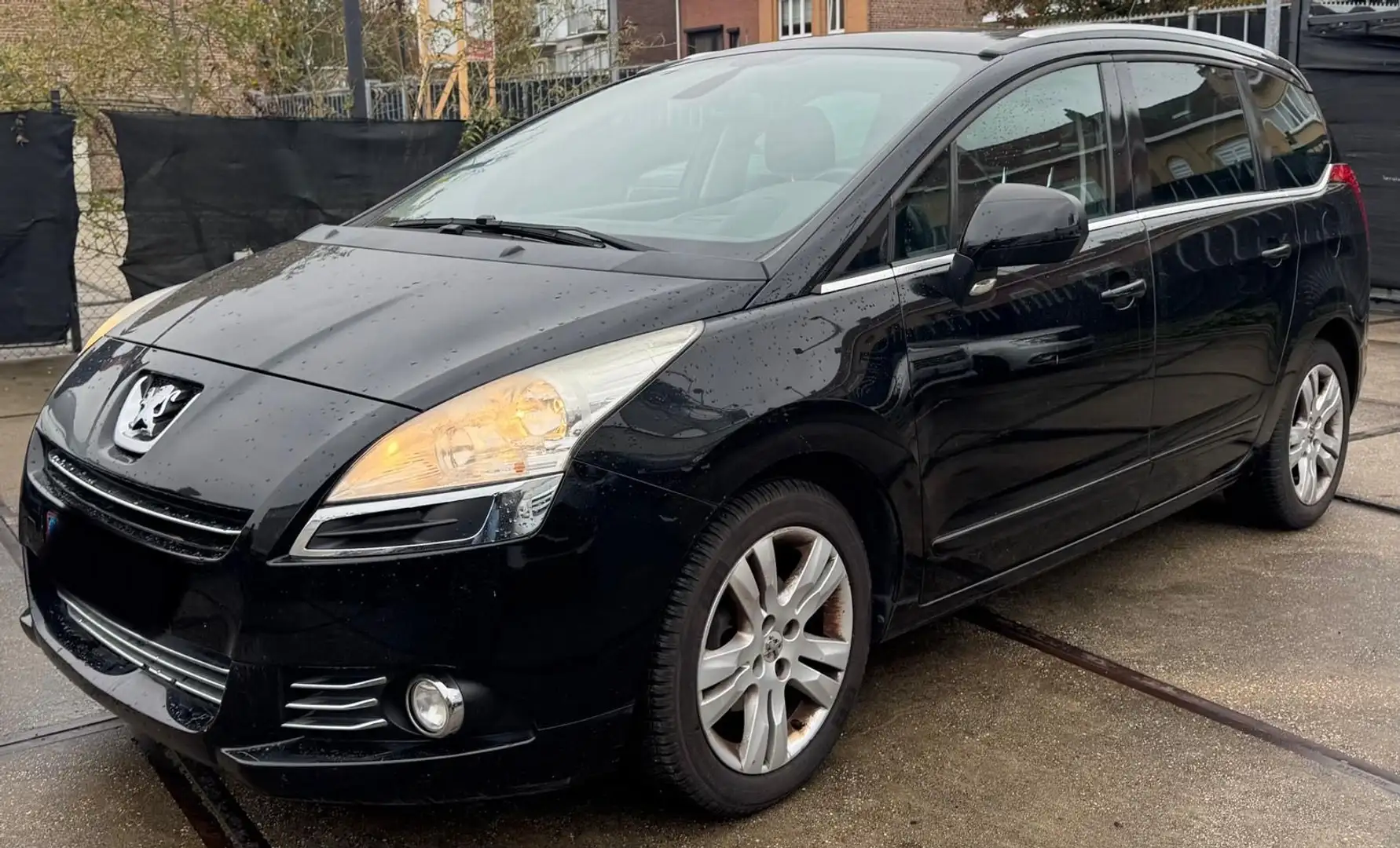 Peugeot 5008 1.6 HDi Premium FAP Blauw - 1