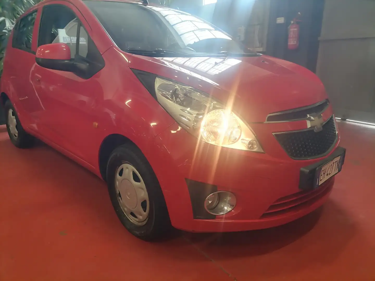 Chevrolet Spark Spark 1.0 LS Червоний - 1