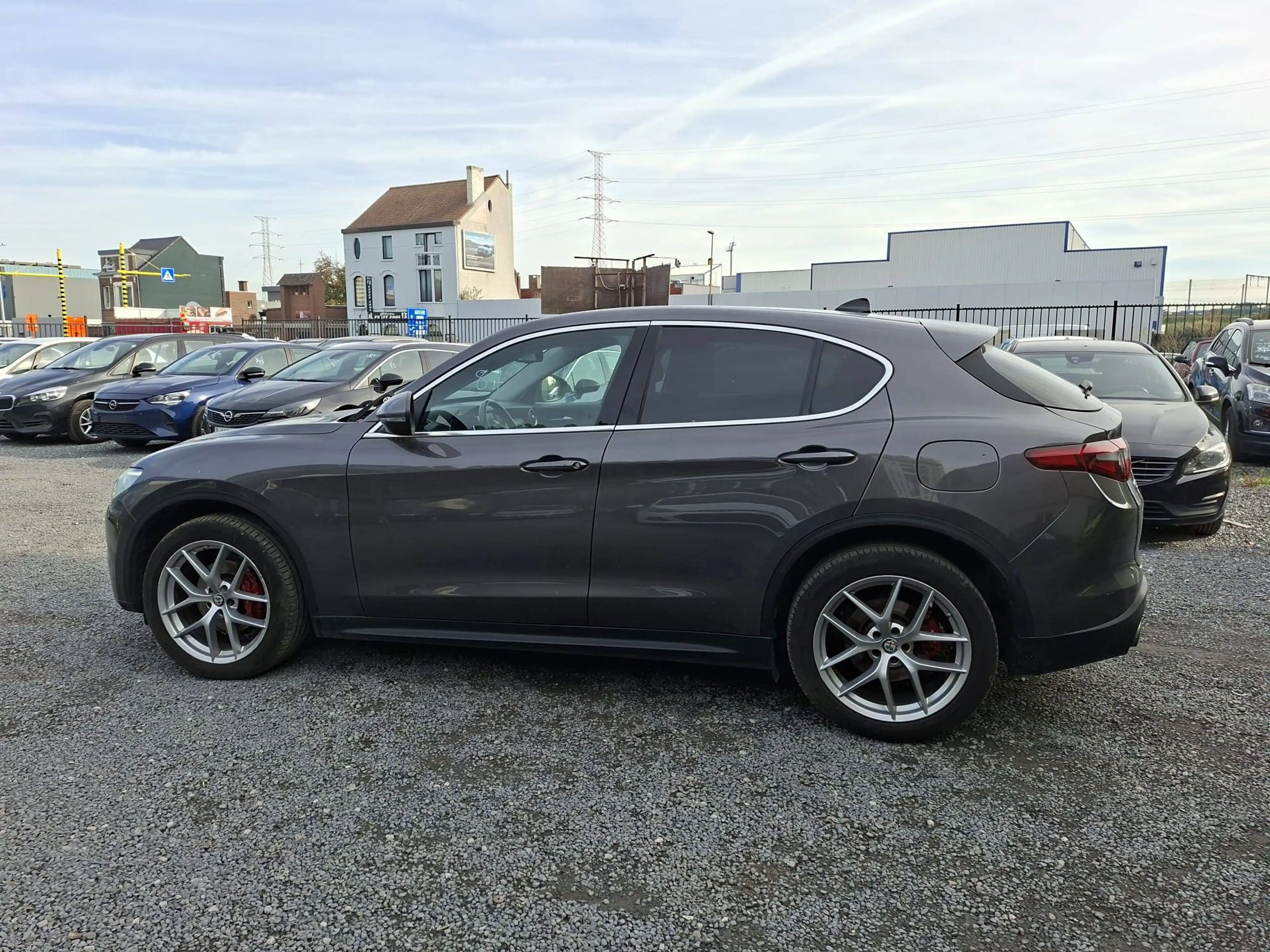 Alfa Romeo Stelvio Stelvio 2.0 T AWD First Edition — photo 2